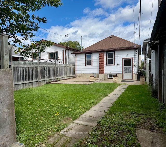 Photo 5 of 617 McTavish Street, Thunder Bay, East End — HOMEH