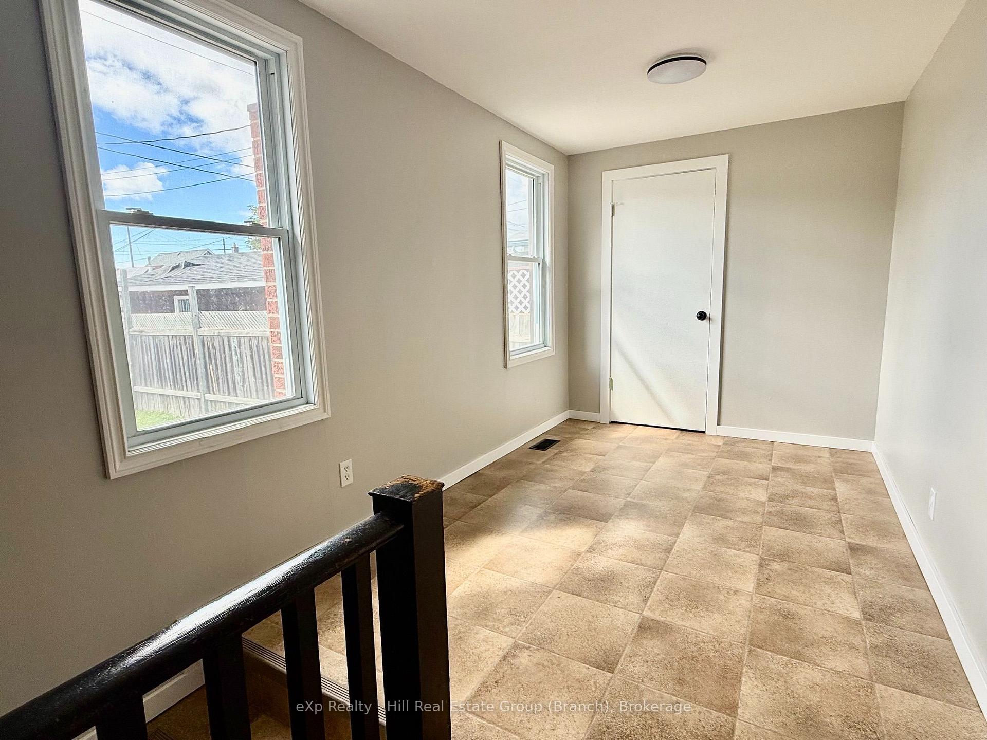 Photo 10 of 617 McTavish Street, Thunder Bay, East End — HOMEH