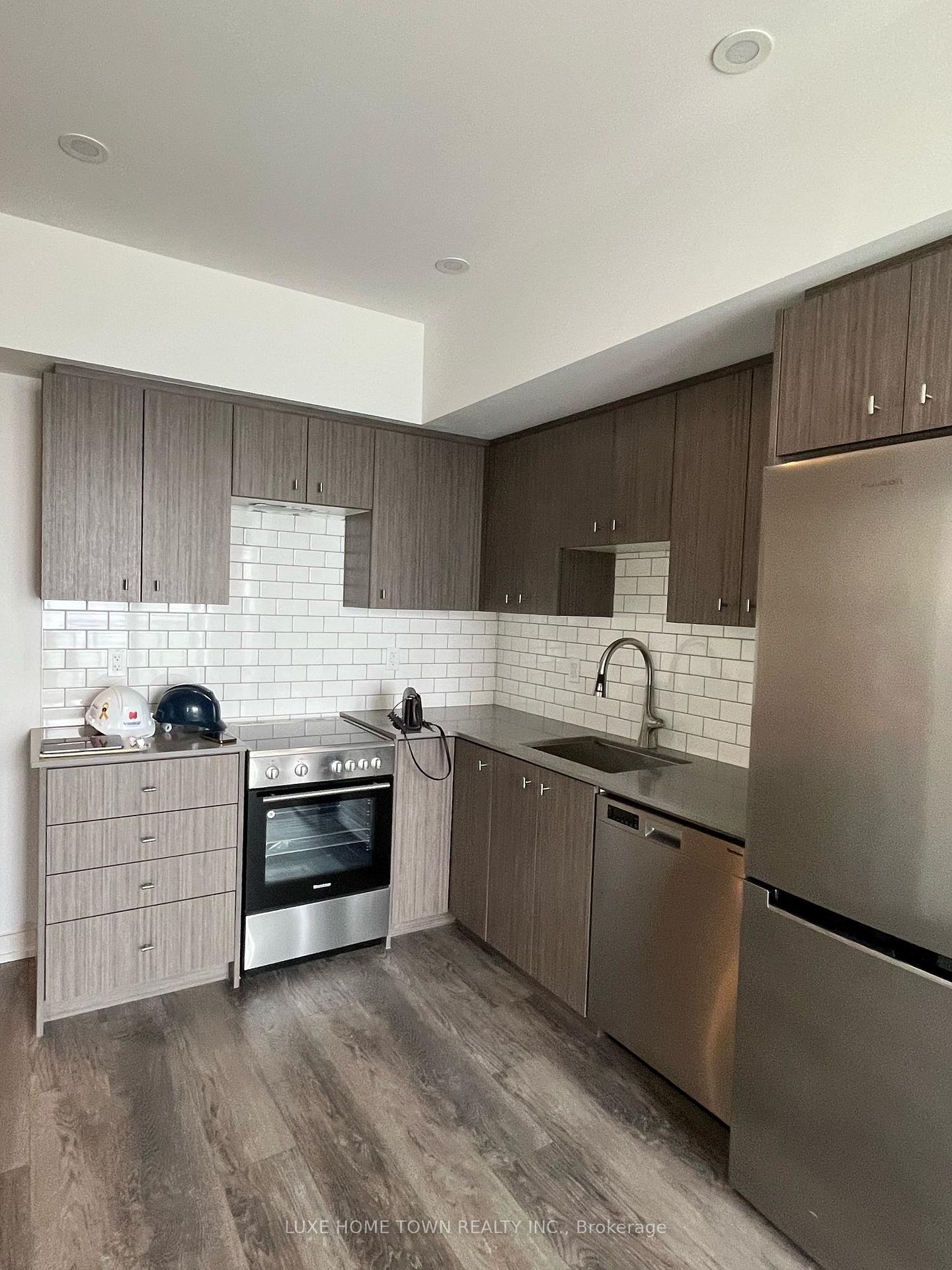 Photo 5 of Unit 2808, 15 Wellington Street S, Kitchener, Cherry Hill — HOMEH