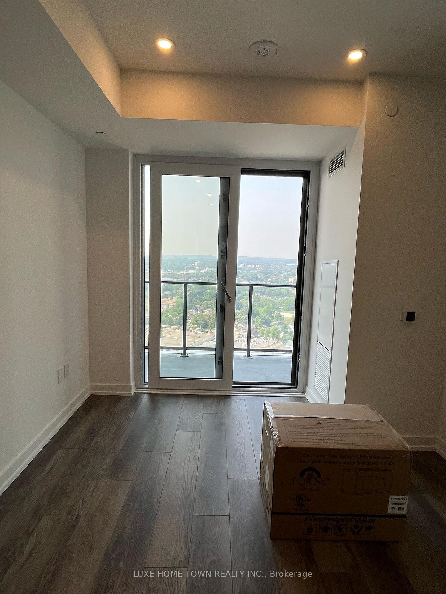 Photo 6 of Unit 2808, 15 Wellington Street S, Kitchener, Cherry Hill — HOMEH