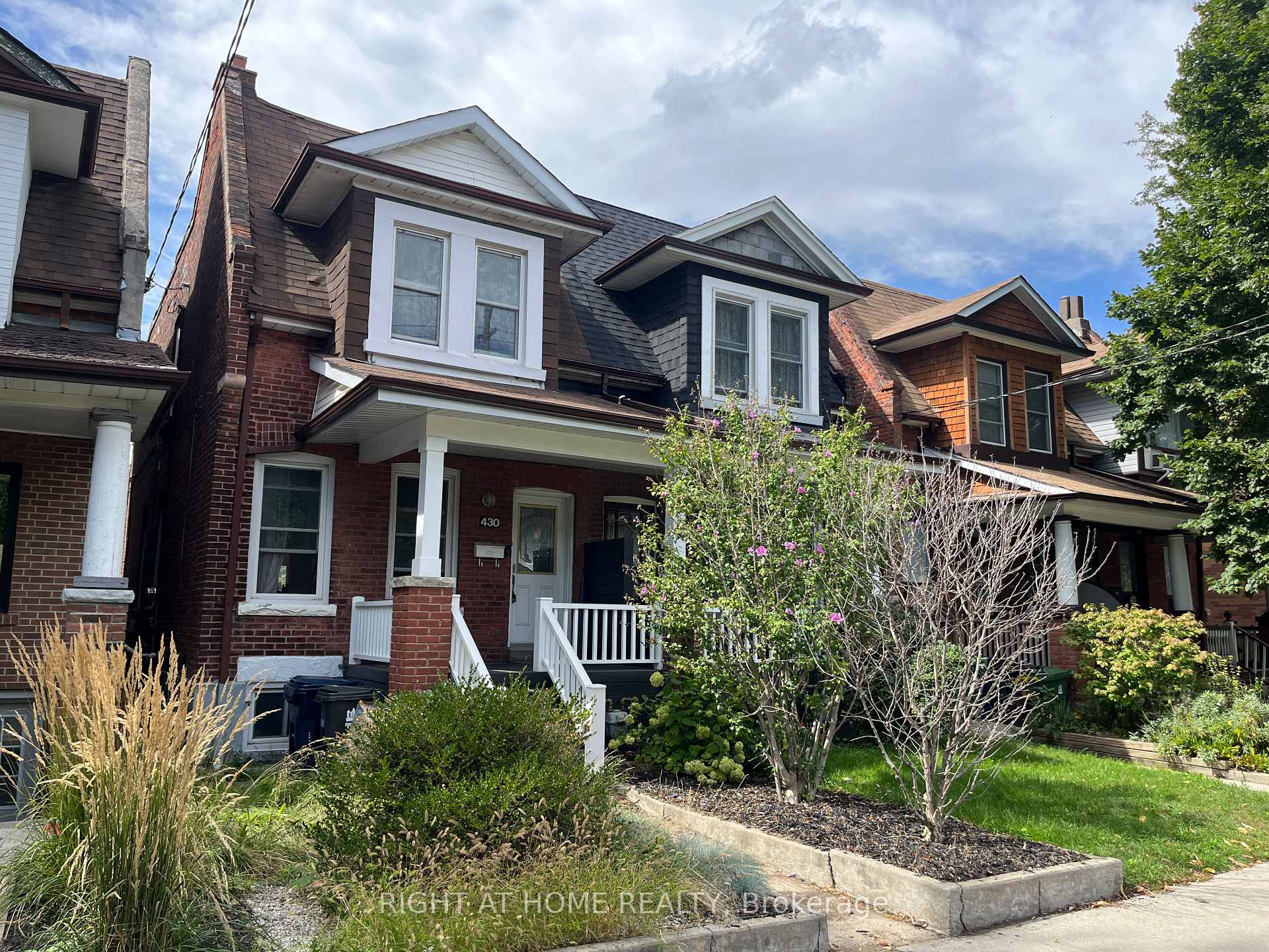 Photo 2 of Unit Unit 1, 430 Brock Avenue, Toronto, Dufferin Grove — HOMEH