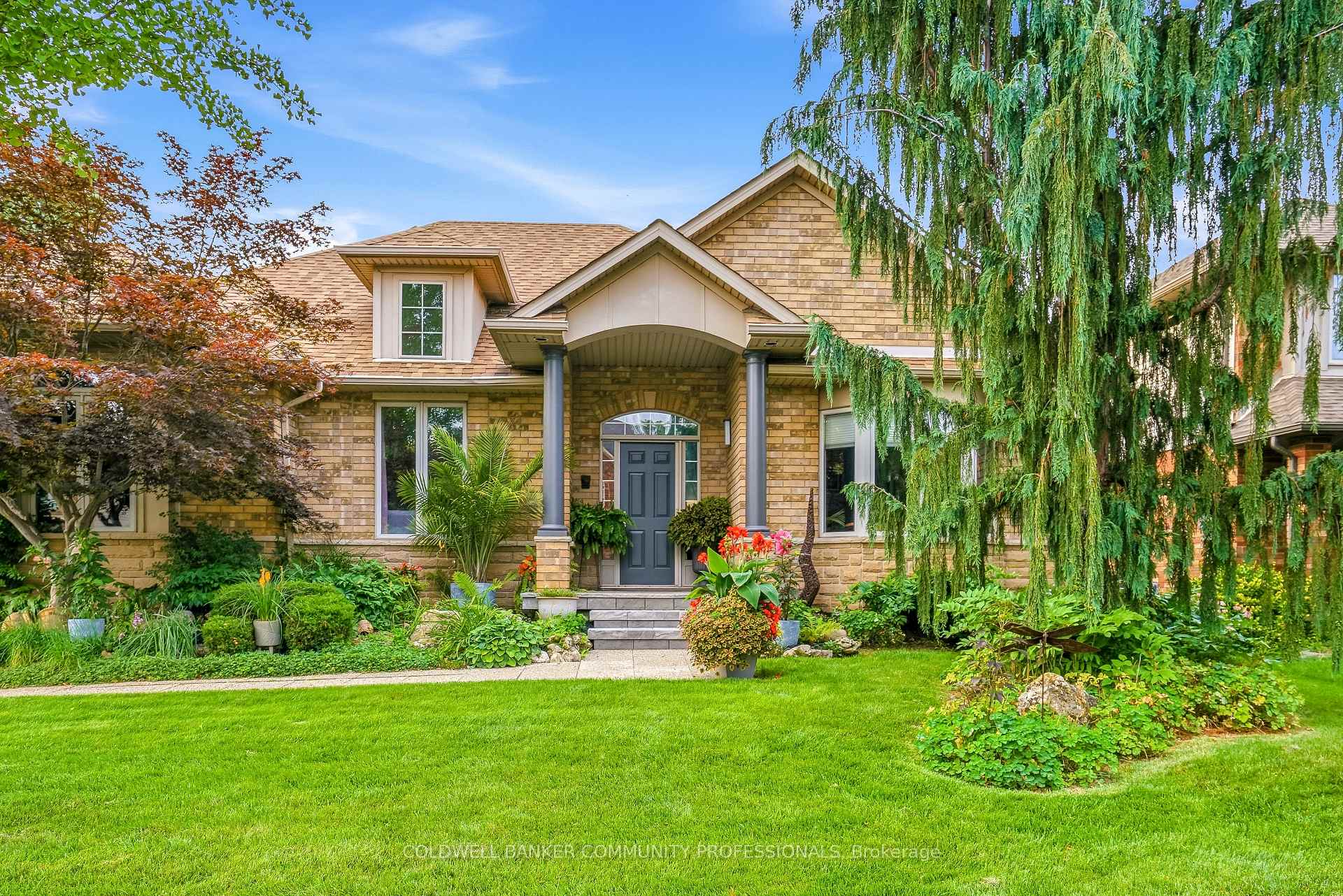 Photo 1 of 517 Genista Drive, Burlington, Bayview — HOMEH
