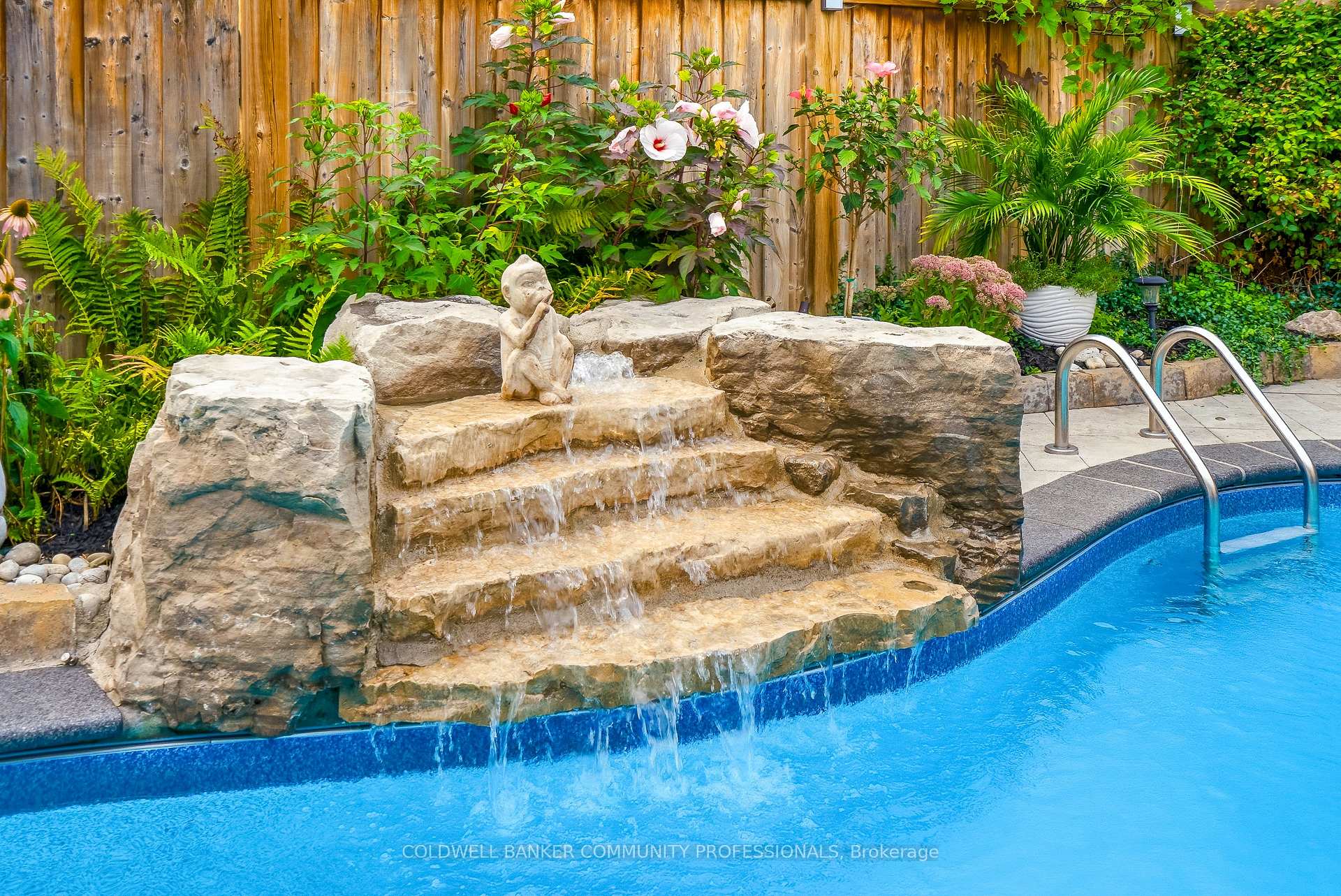 Photo 14 of 517 Genista Drive, Burlington, Bayview — HOMEH