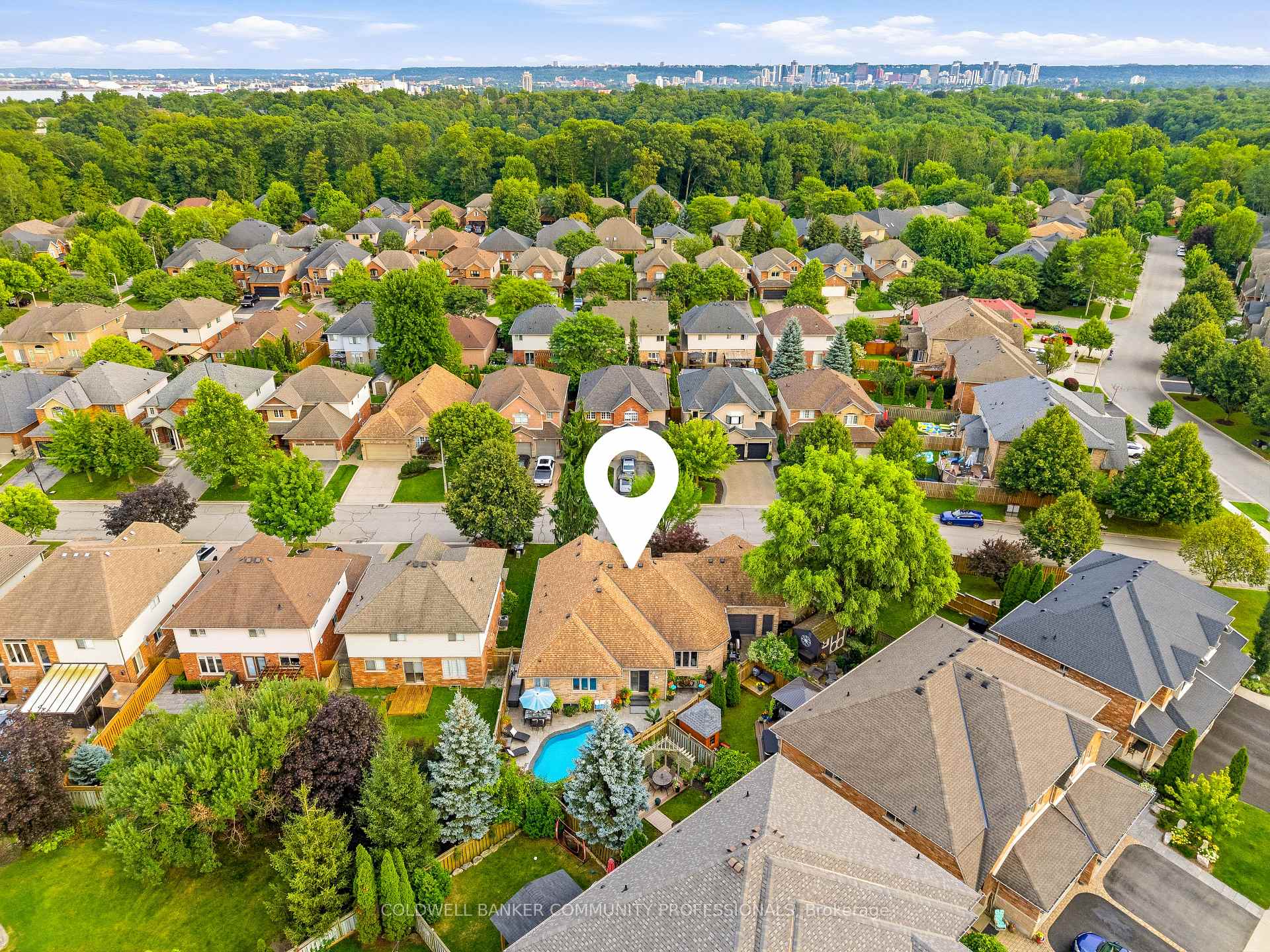 Photo 17 of 517 Genista Drive, Burlington, Bayview — HOMEH