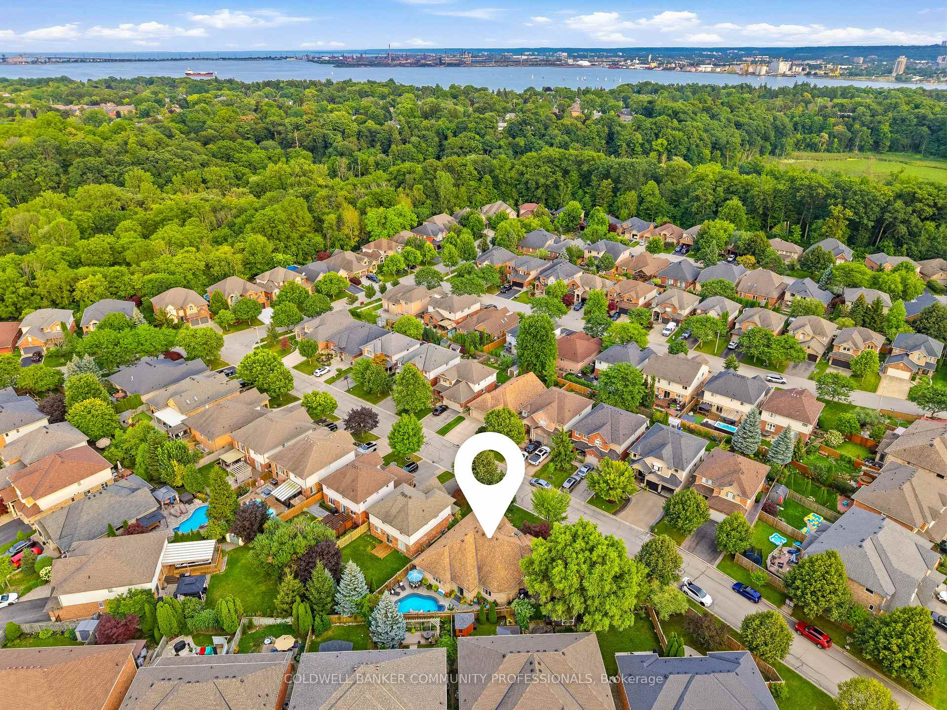 Photo 54 of 517 Genista Drive, Burlington, Bayview — HOMEH