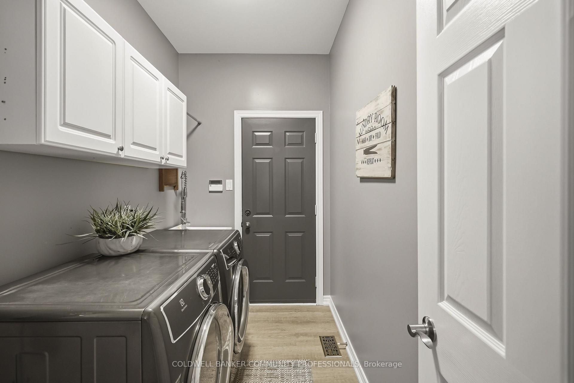Photo 44 of 517 Genista Drive, Burlington, Bayview — HOMEH