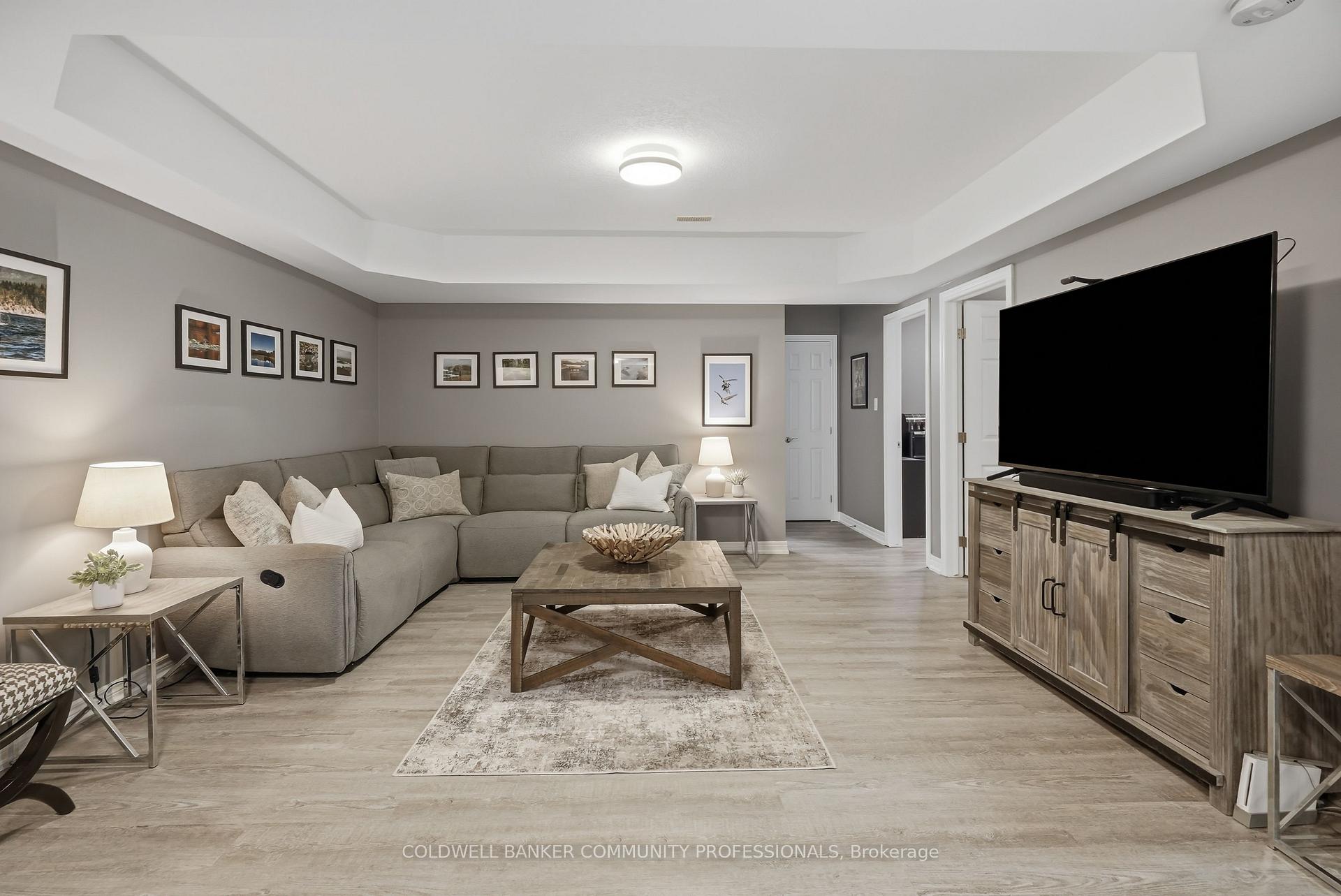 Photo 46 of 517 Genista Drive, Burlington, Bayview — HOMEH