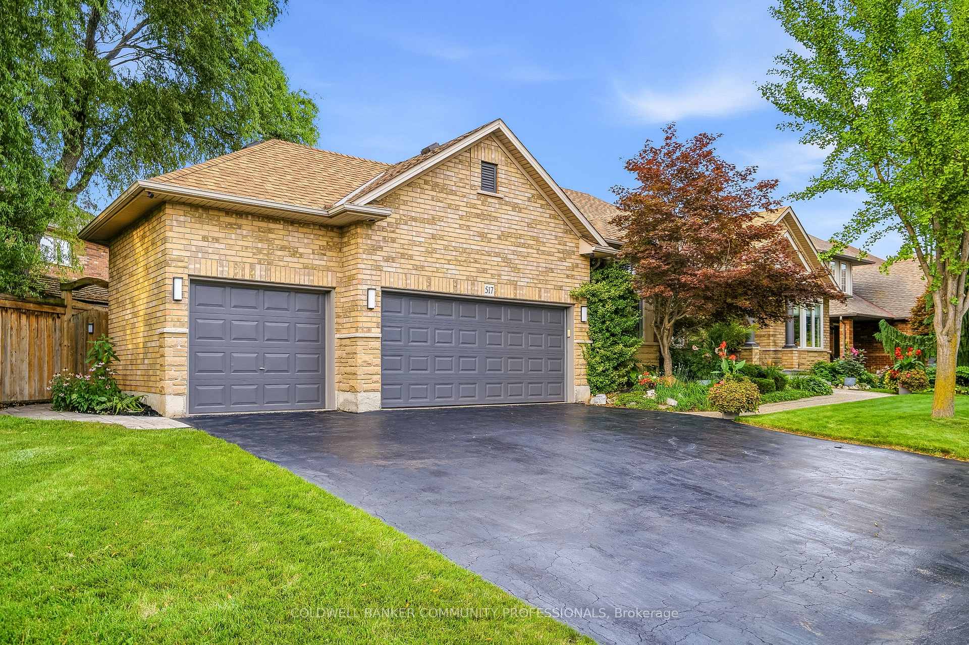 Photo 3 of 517 Genista Drive, Burlington, Bayview — HOMEH