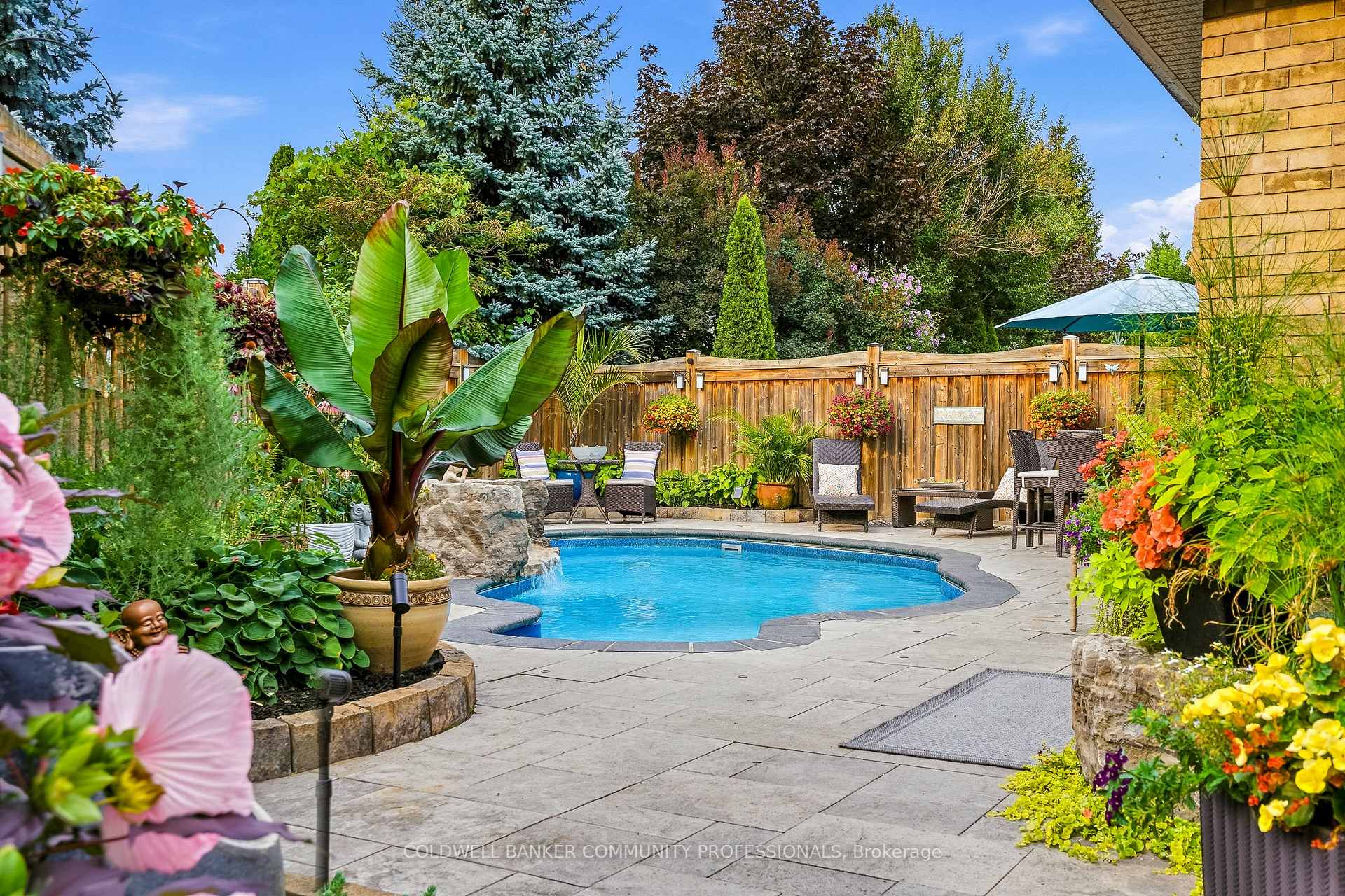 Photo 13 of 517 Genista Drive, Burlington, Bayview — HOMEH