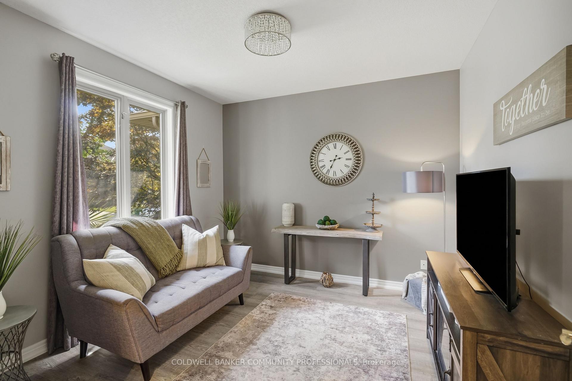 Photo 20 of 517 Genista Drive, Burlington, Bayview — HOMEH