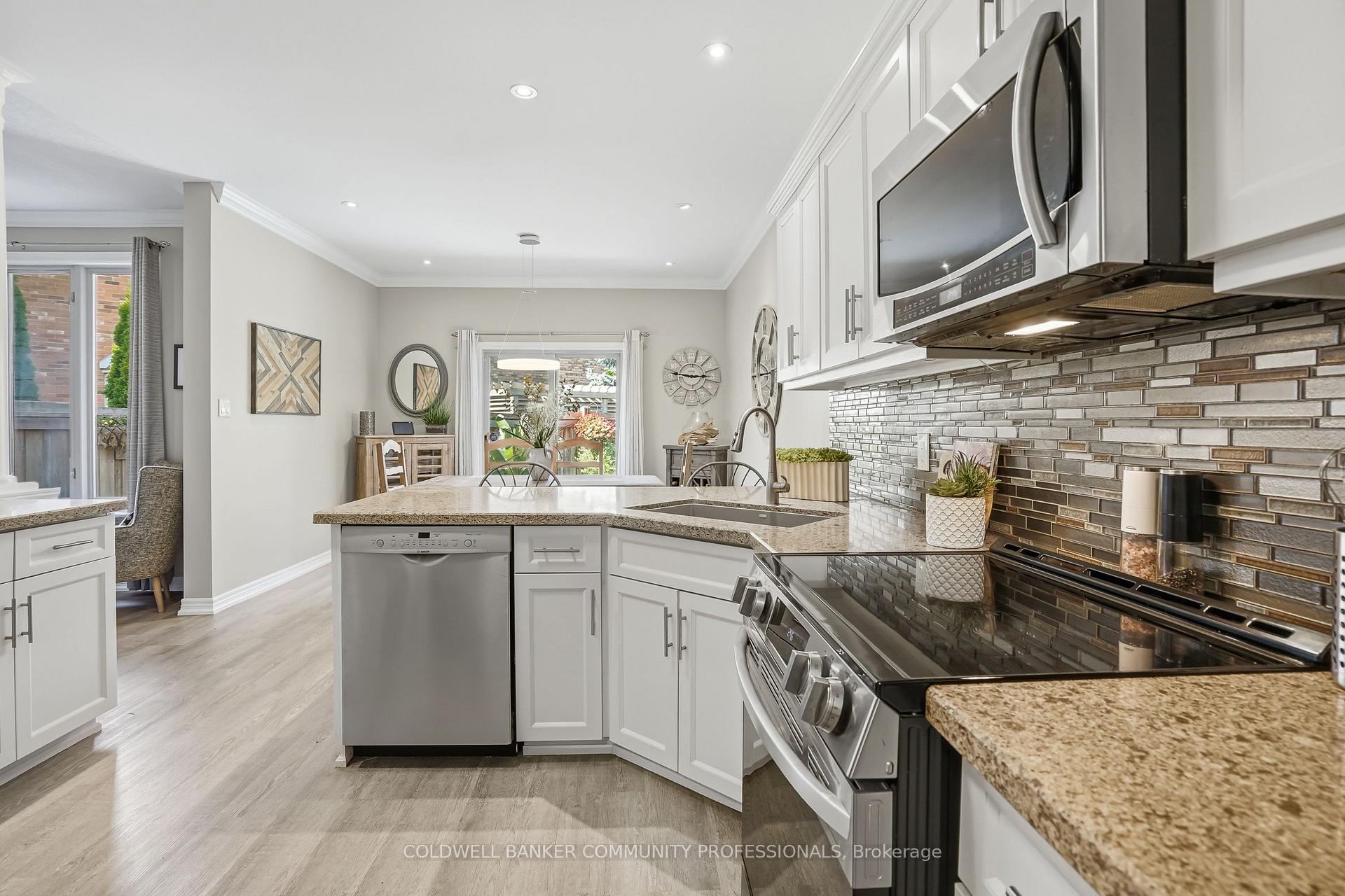 Photo 28 of 517 Genista Drive, Burlington, Bayview — HOMEH