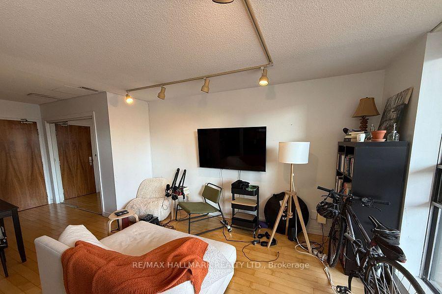 Photo 5 of Unit 1208, 914 Yonge Street, Toronto, The Annex — HOMEH