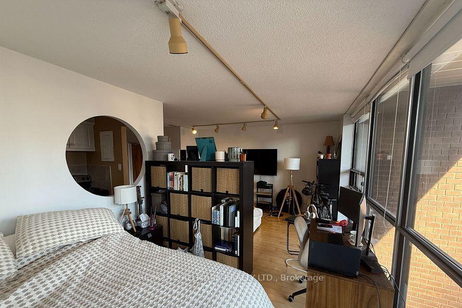 Photo 7 of Unit 1208, 914 Yonge Street, Toronto, The Annex — HOMEH