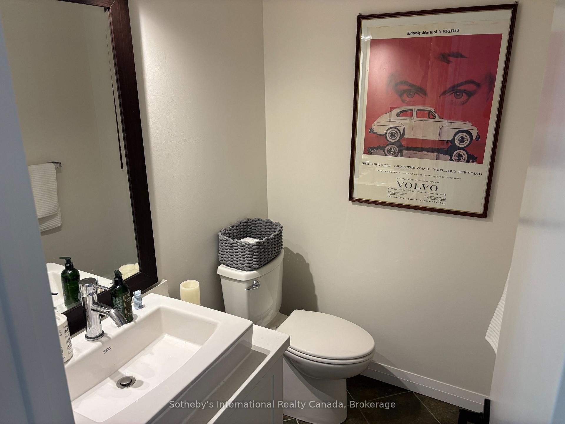 Photo 15 of 826 Suncrest Circle, Collingwood — HOMEH