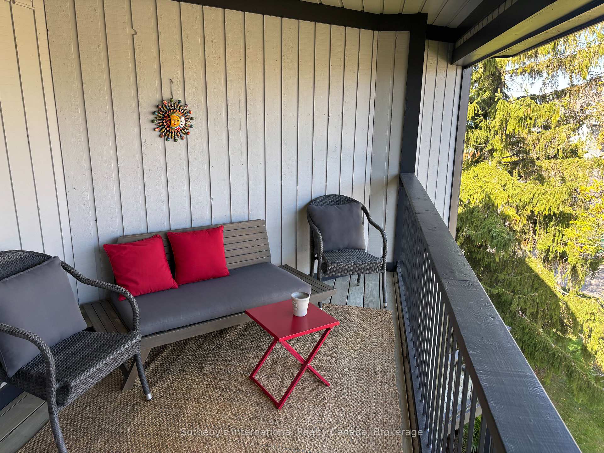 Photo 21 of 826 Suncrest Circle, Collingwood — HOMEH