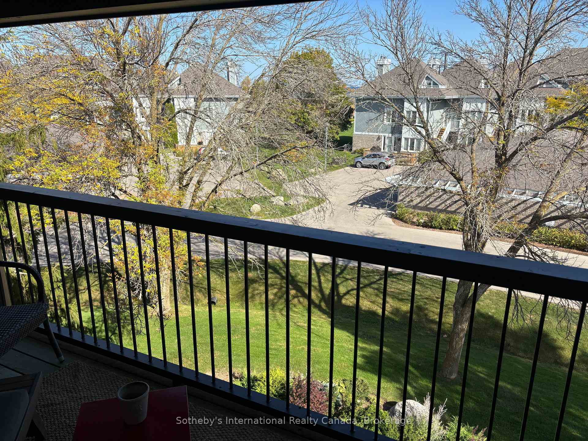 Photo 22 of 826 Suncrest Circle, Collingwood — HOMEH