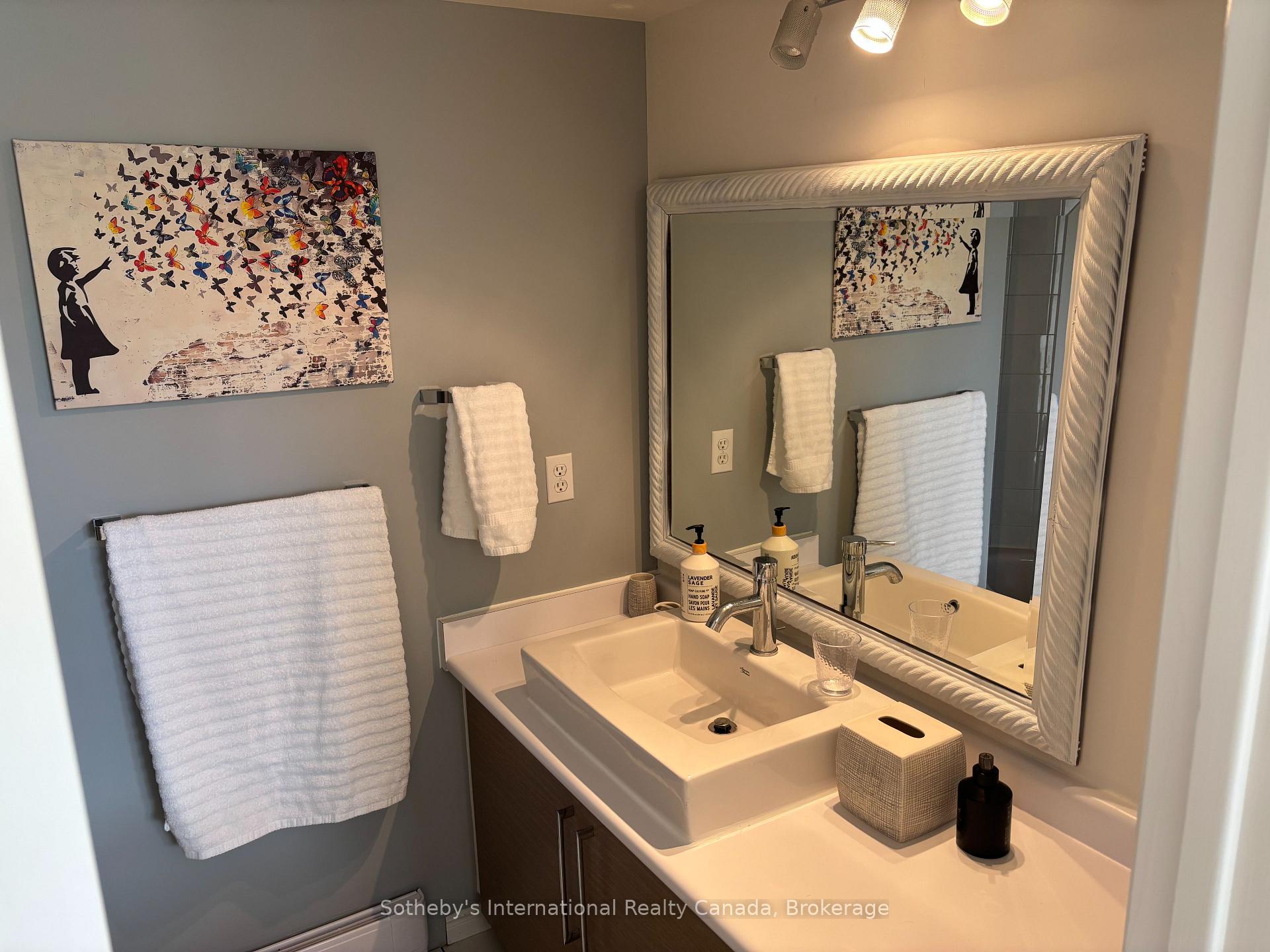 Photo 23 of 826 Suncrest Circle, Collingwood — HOMEH