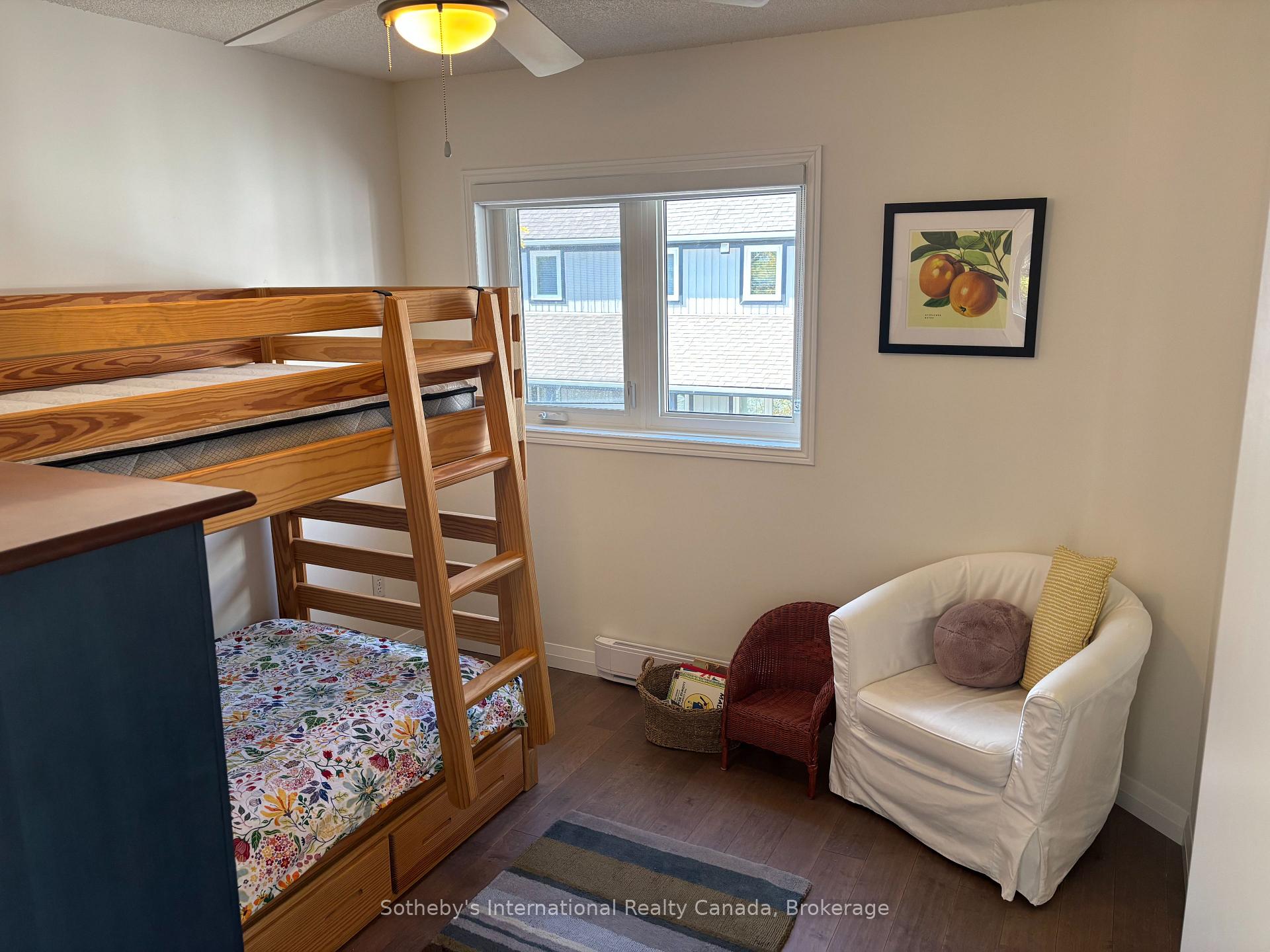Photo 24 of 826 Suncrest Circle, Collingwood — HOMEH