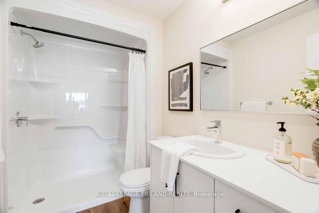 Photo 16 of Unit 424, 865 Kleinburg Drive, London, North B — HOMEH