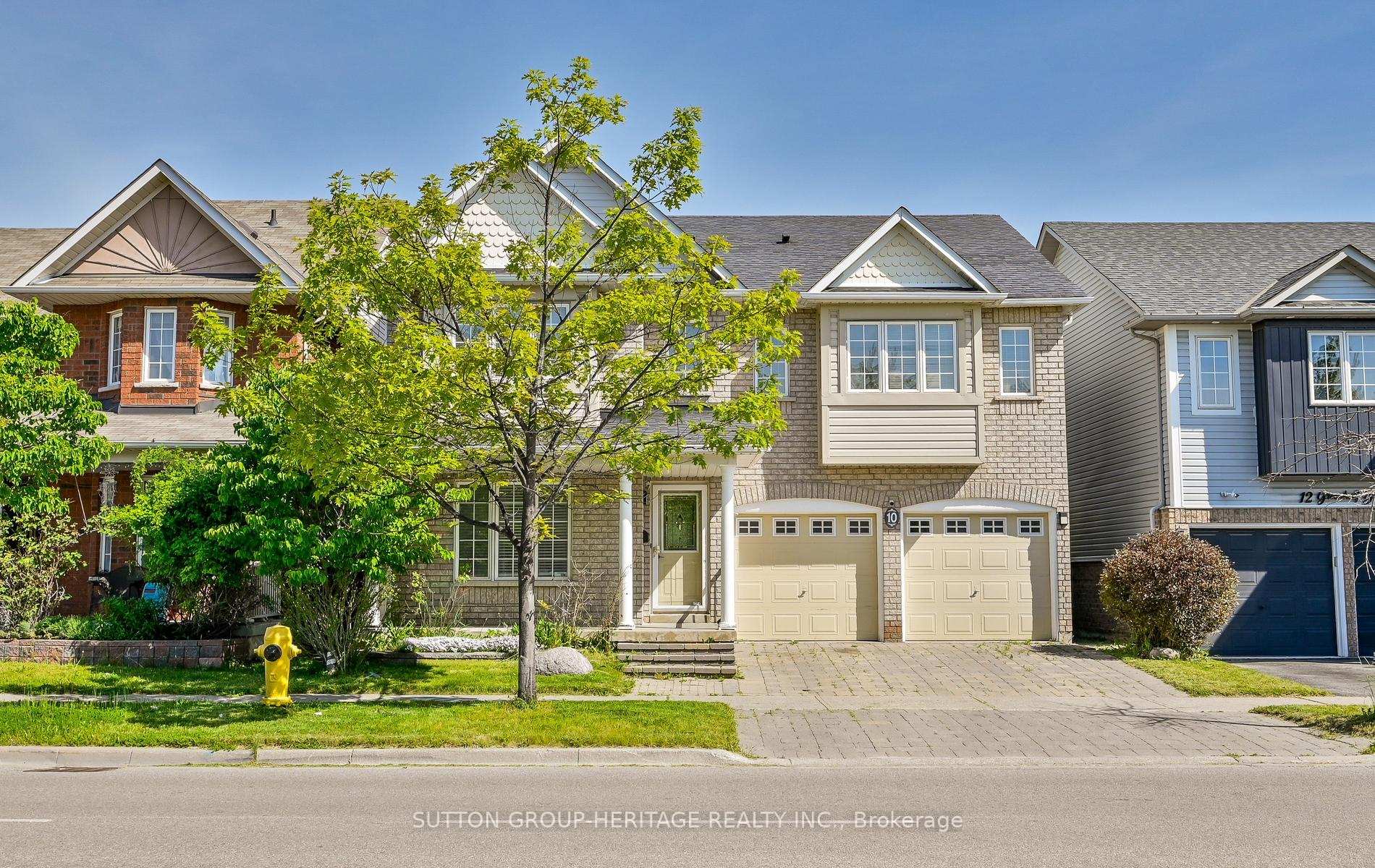 Photo 1 of 10 Greenhalf Drive, Ajax, South East — HOMEH