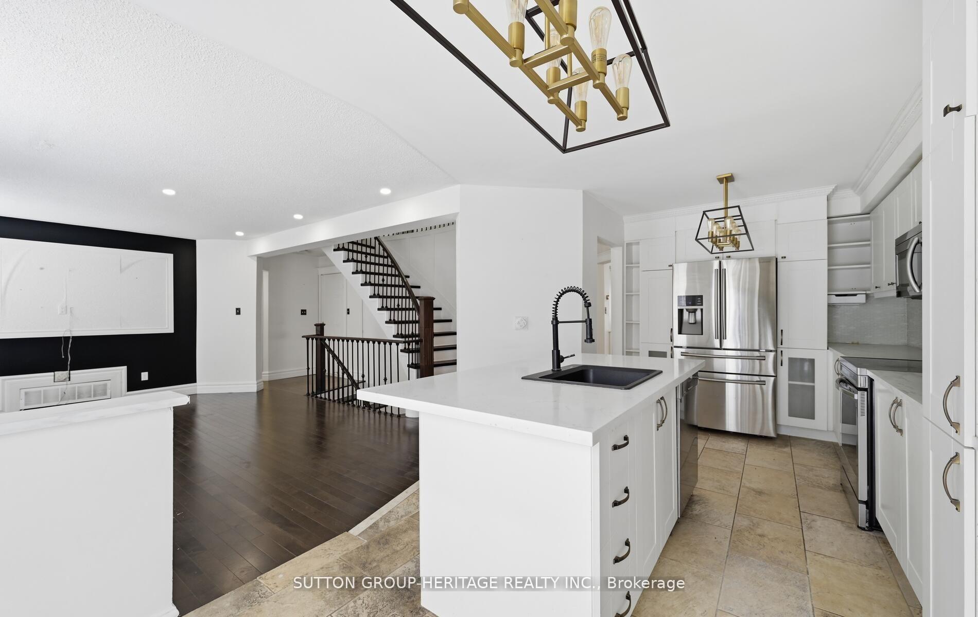 Photo 5 of 10 Greenhalf Drive, Ajax, South East — HOMEH