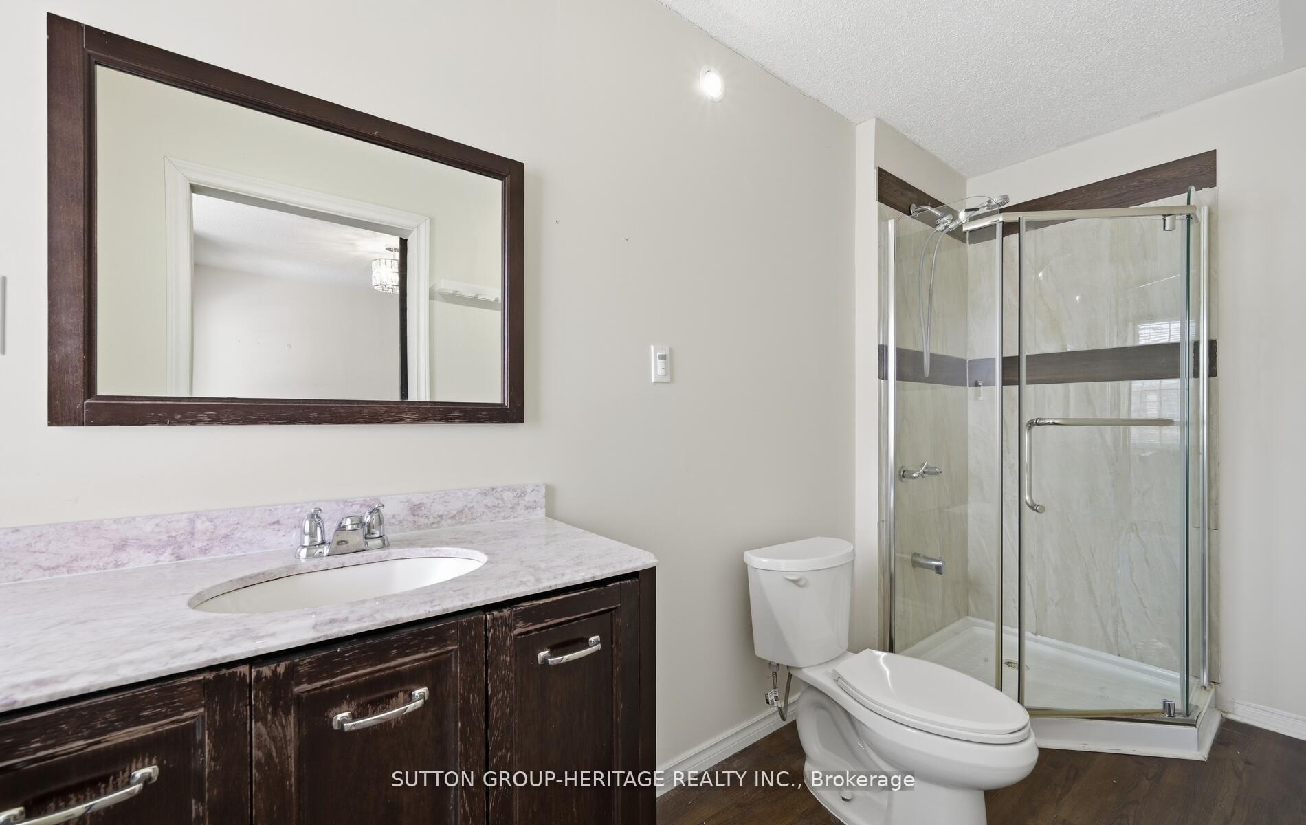Photo 13 of 10 Greenhalf Drive, Ajax, South East — HOMEH