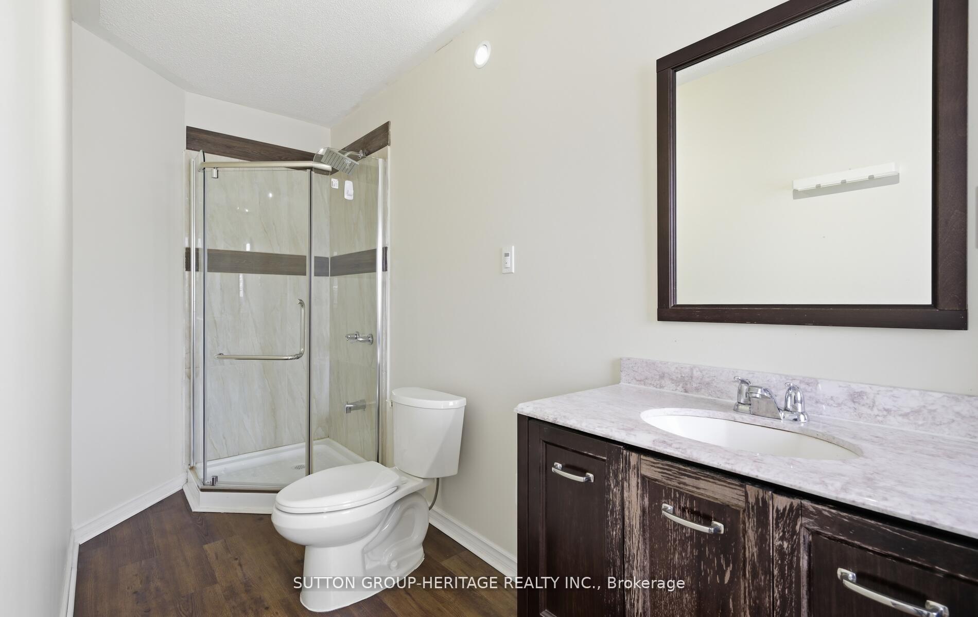 Photo 17 of 10 Greenhalf Drive, Ajax, South East — HOMEH