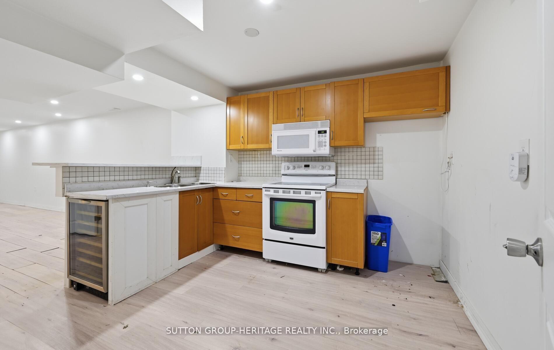 Photo 18 of 10 Greenhalf Drive, Ajax, South East — HOMEH