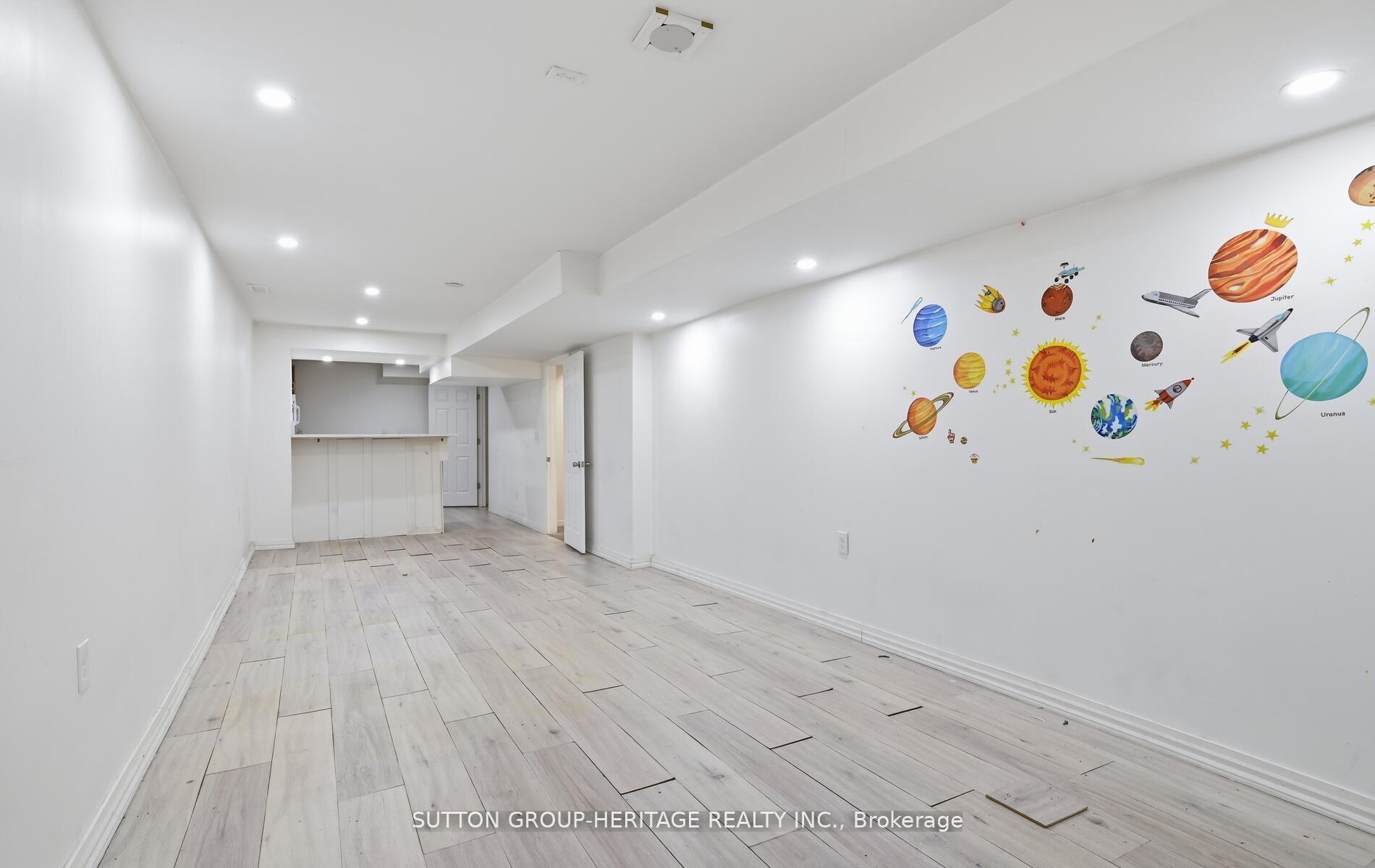 Photo 20 of 10 Greenhalf Drive, Ajax, South East — HOMEH