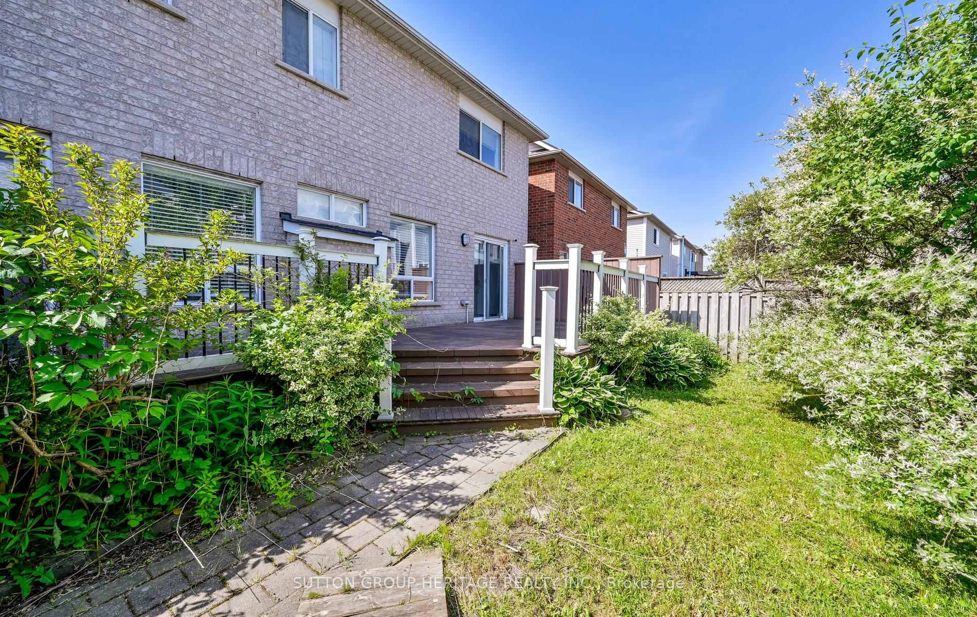Photo 24 of 10 Greenhalf Drive, Ajax, South East — HOMEH