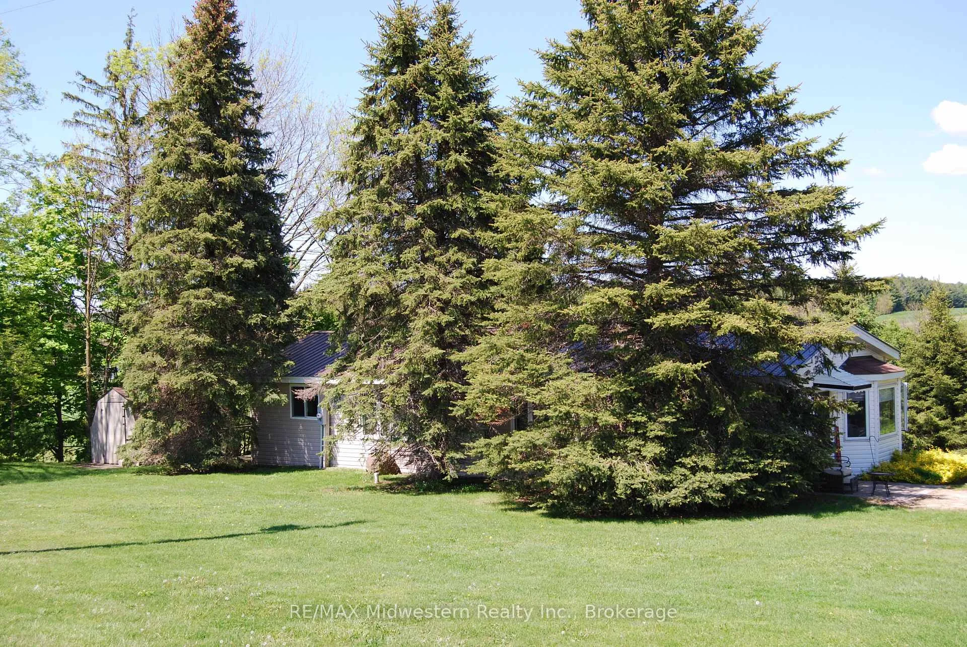 Photo 4 of 39668 Amberley Road, North Huron, Wingham — HOMEH