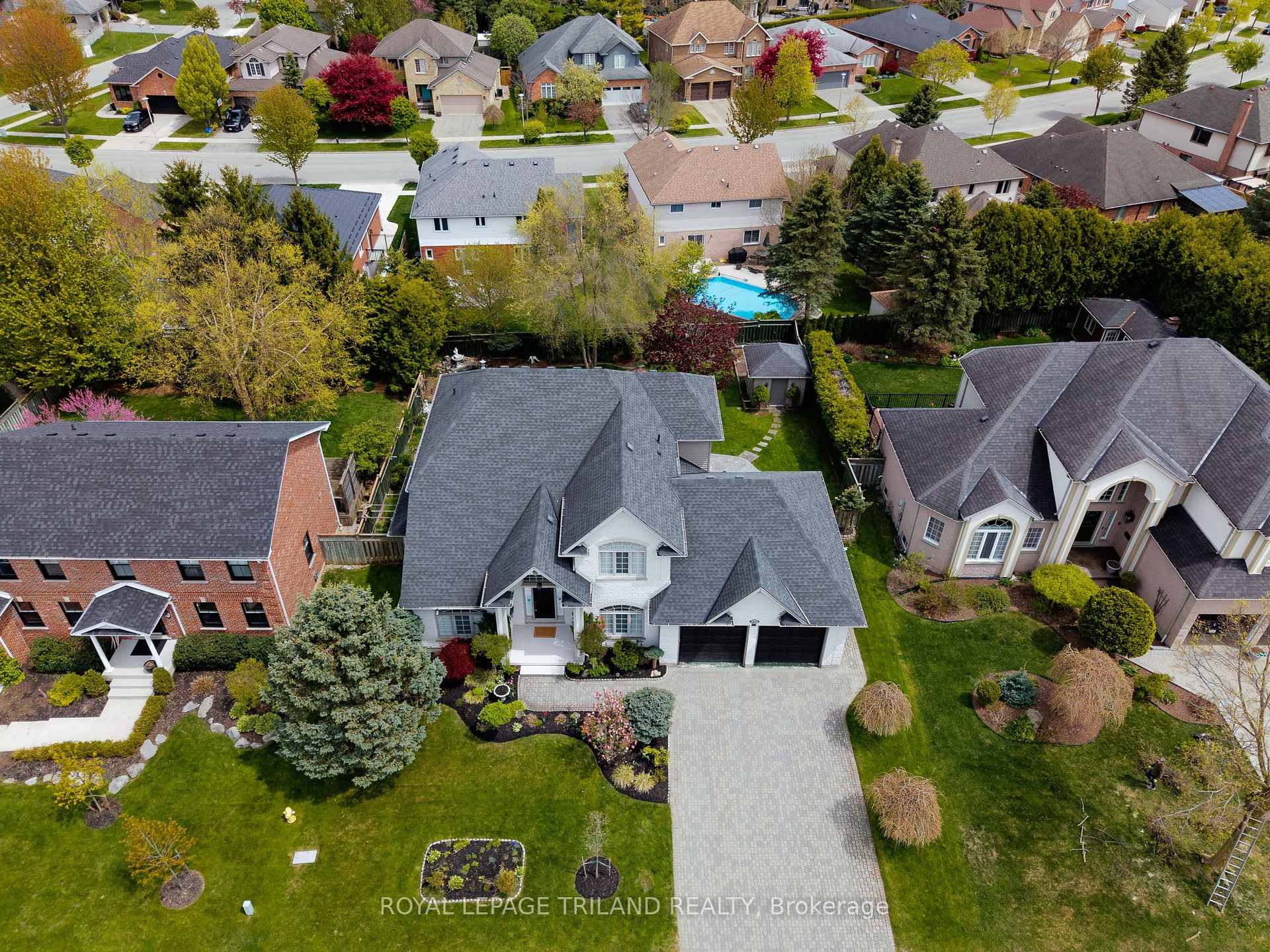 Photo 3 of 56 Glenridge Crescent, London, North A — HOMEH