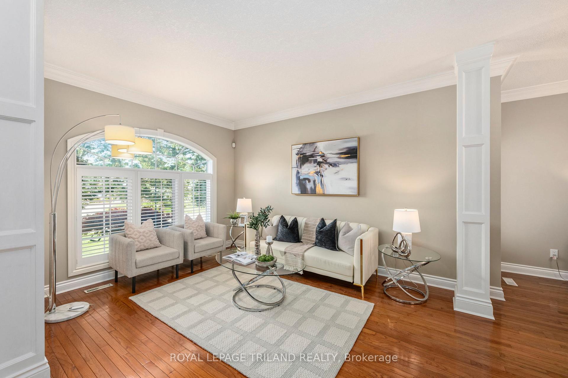 Photo 6 of 56 Glenridge Crescent, London, North A — HOMEH
