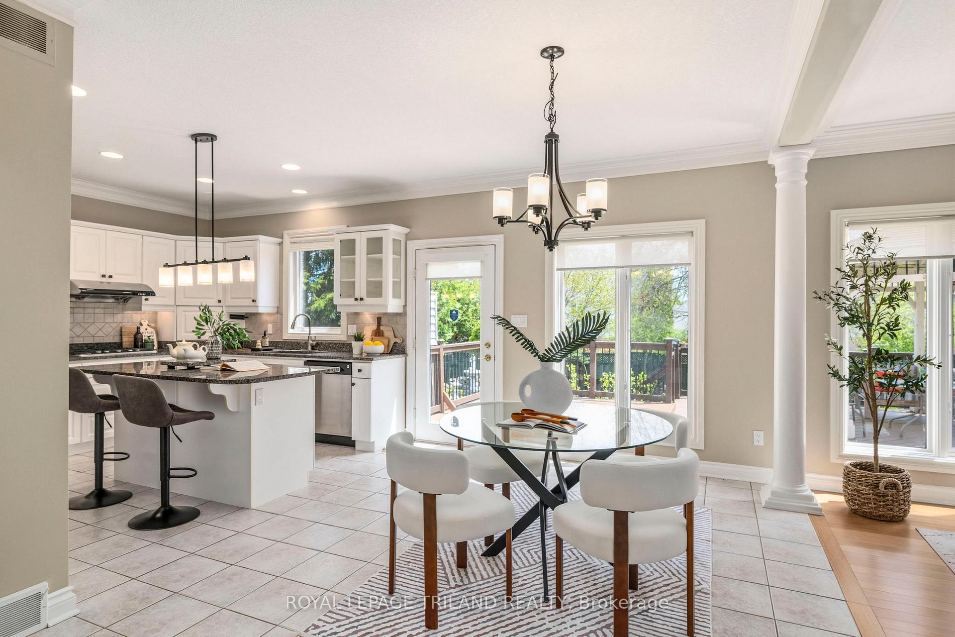 Photo 13 of 56 Glenridge Crescent, London, North A — HOMEH