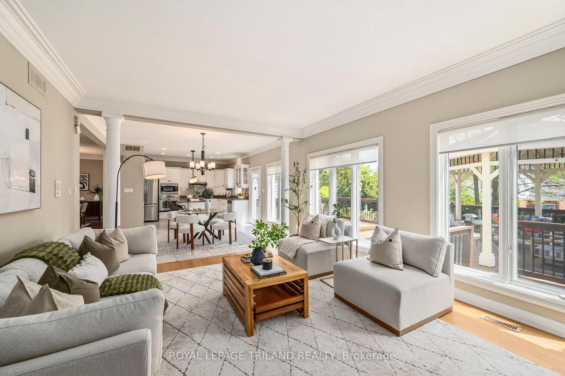 Photo 16 of 56 Glenridge Crescent, London, North A — HOMEH
