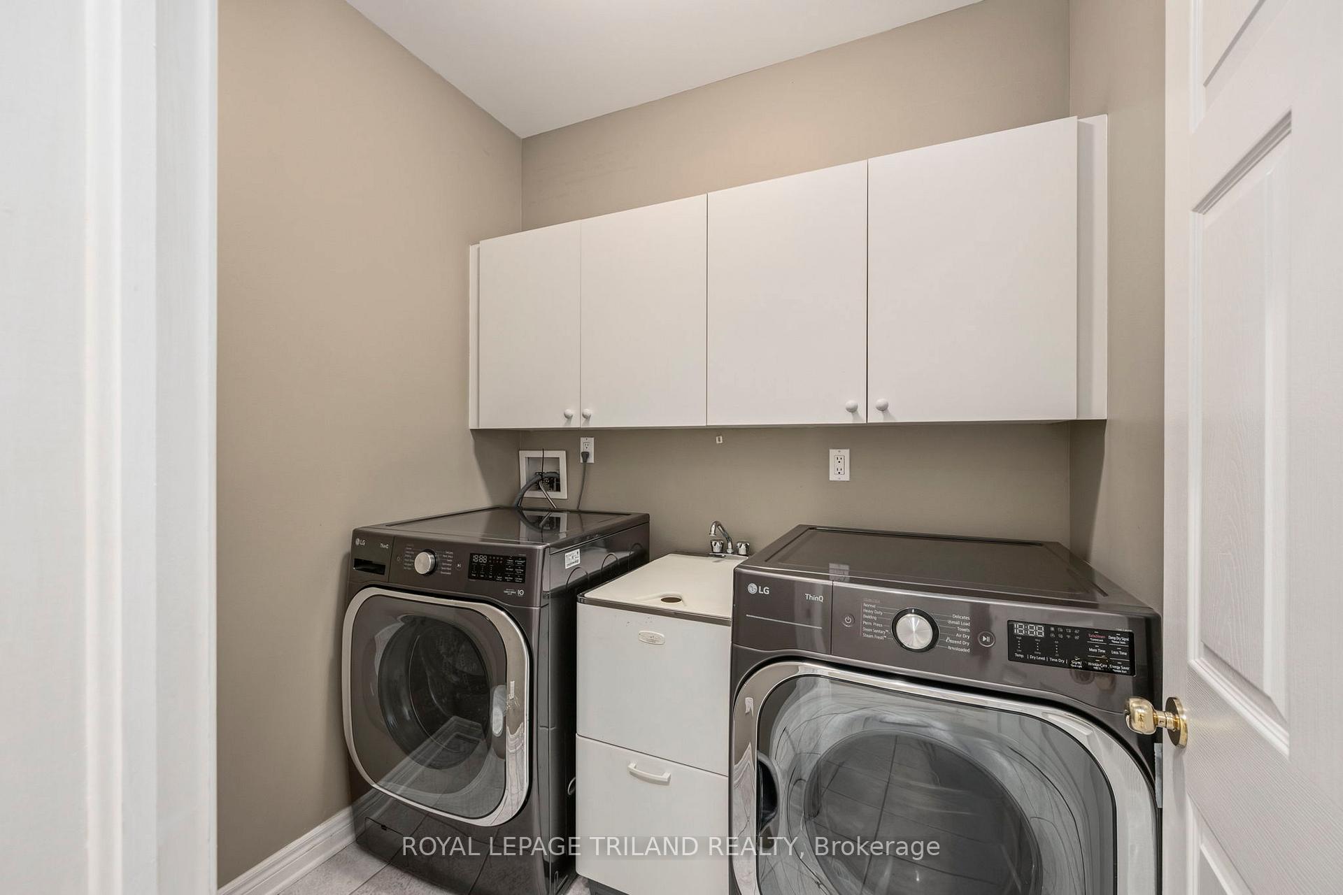 Photo 18 of 56 Glenridge Crescent, London, North A — HOMEH