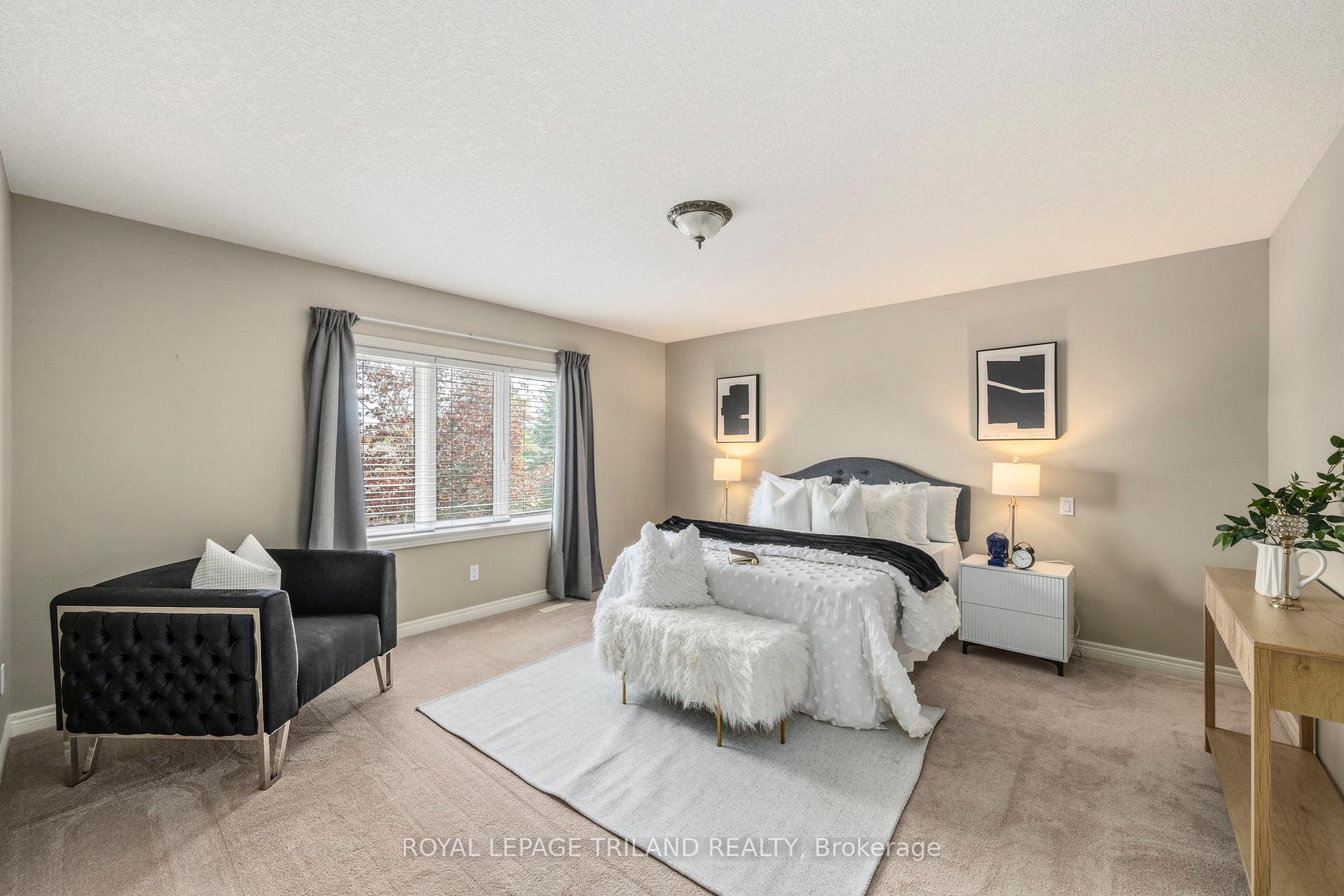 Photo 21 of 56 Glenridge Crescent, London, North A — HOMEH