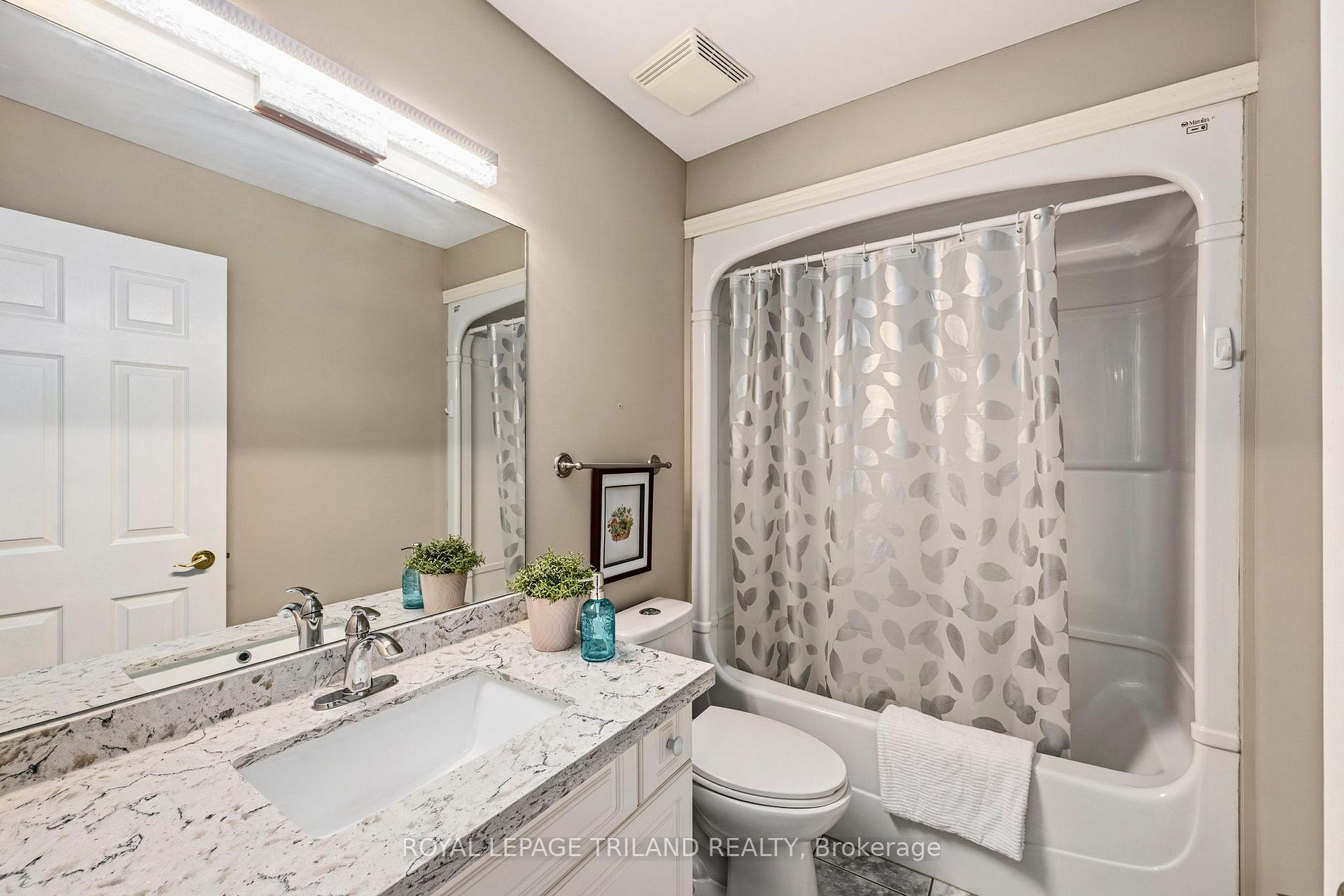 Photo 27 of 56 Glenridge Crescent, London, North A — HOMEH