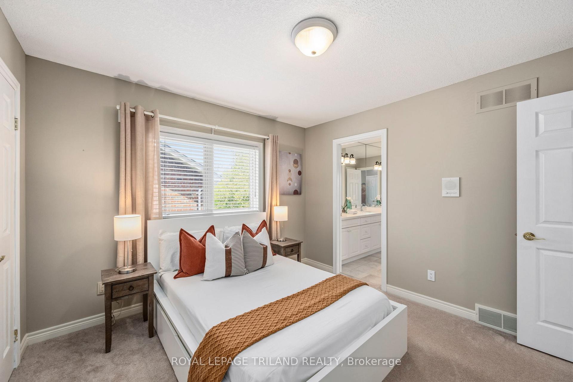 Photo 29 of 56 Glenridge Crescent, London, North A — HOMEH