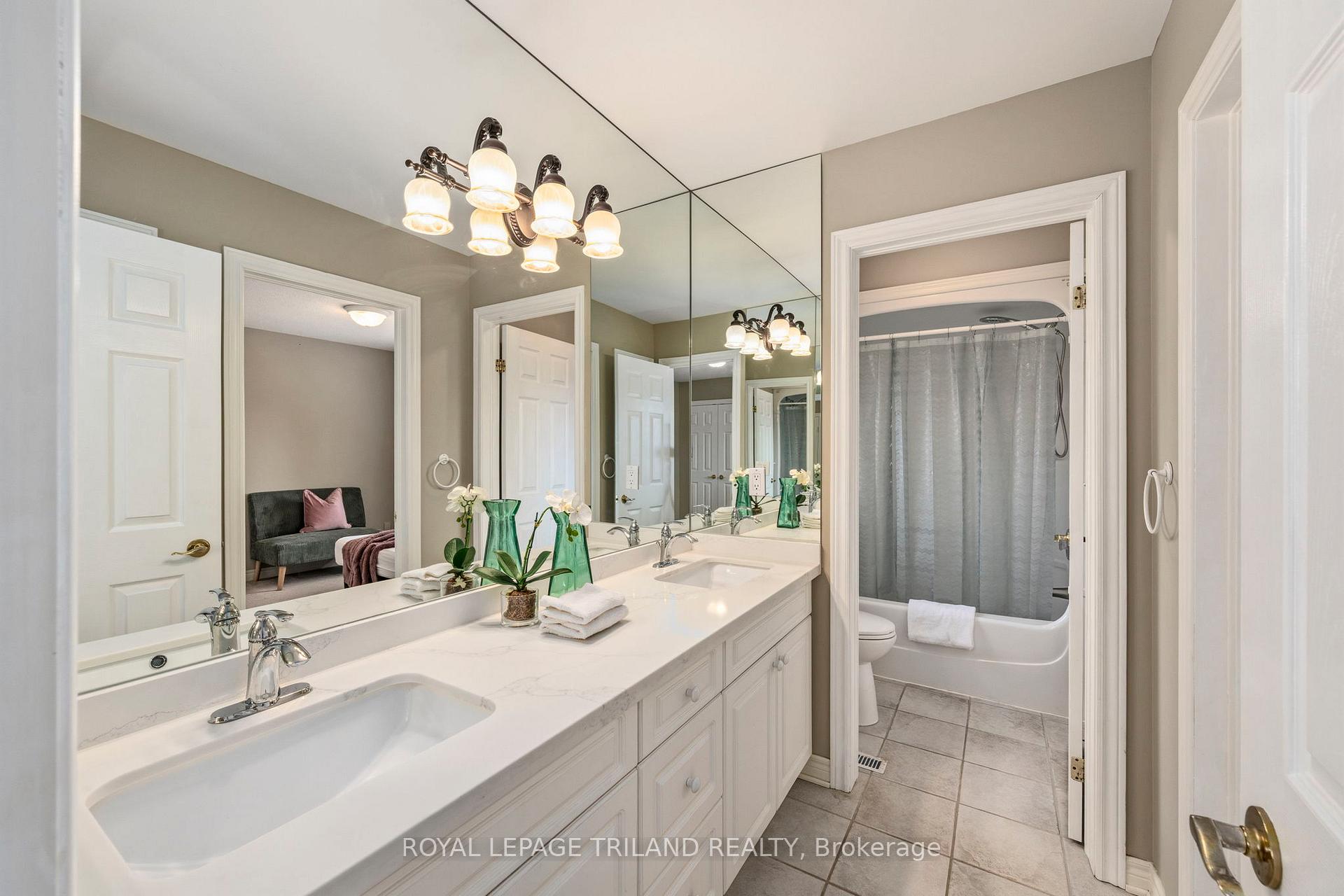 Photo 30 of 56 Glenridge Crescent, London, North A — HOMEH