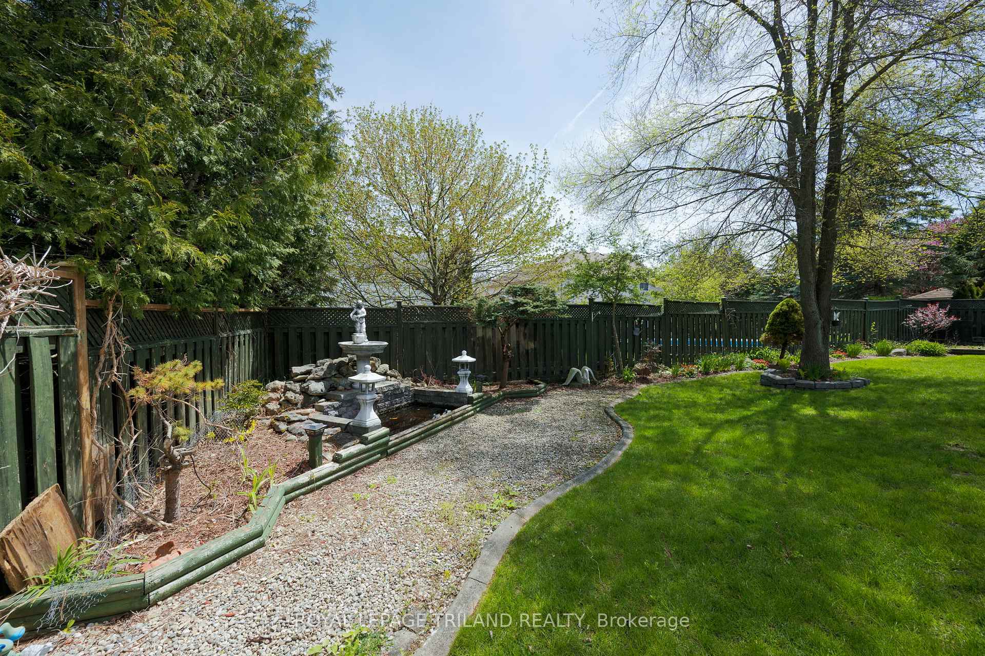 Photo 45 of 56 Glenridge Crescent, London, North A — HOMEH