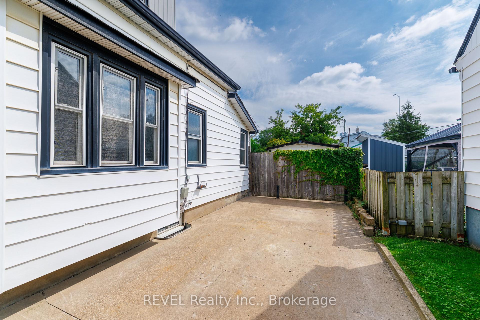 Photo 34 of 14 Battle Street, Thorold, Thorold Downtown — HOMEH