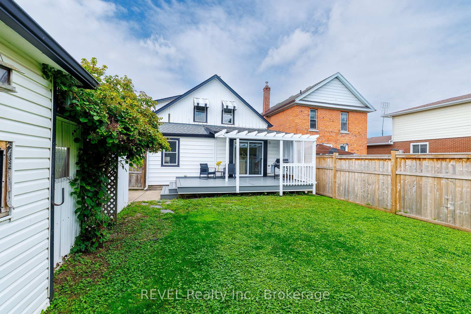 Photo 39 of 14 Battle Street, Thorold, Thorold Downtown — HOMEH