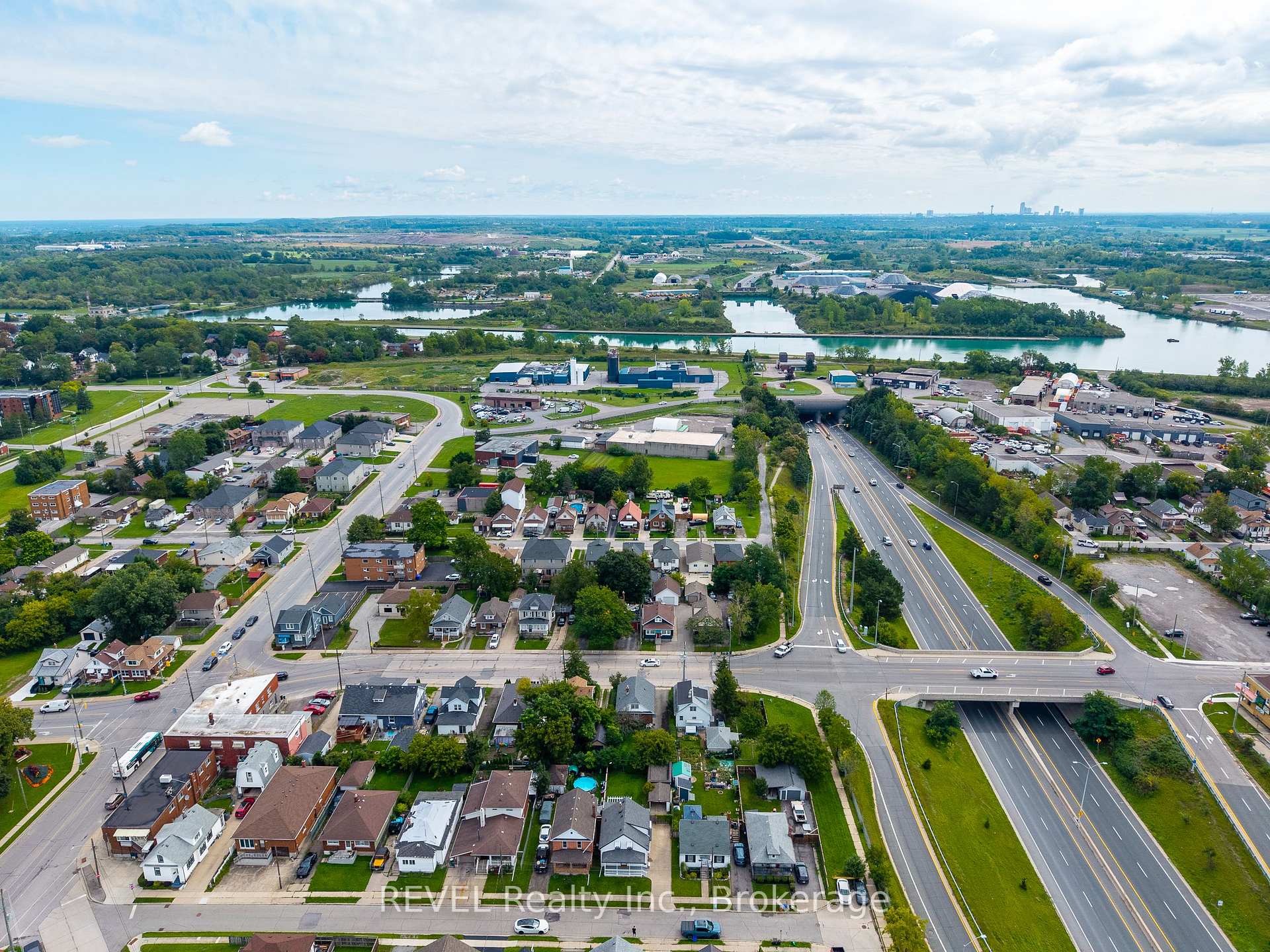 Photo 43 of 14 Battle Street, Thorold, Thorold Downtown — HOMEH