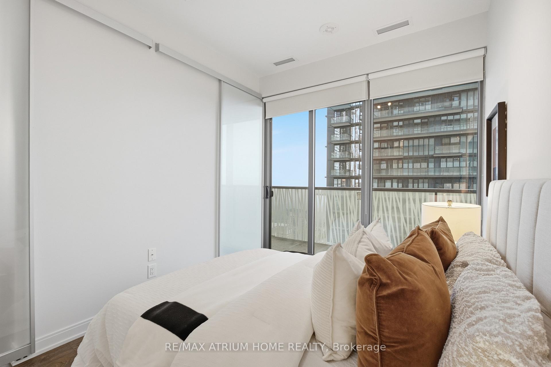 Photo 17 of Unit 4413, 50 Charles Street E, Toronto, Church-Yonge Corridor — HOMEH