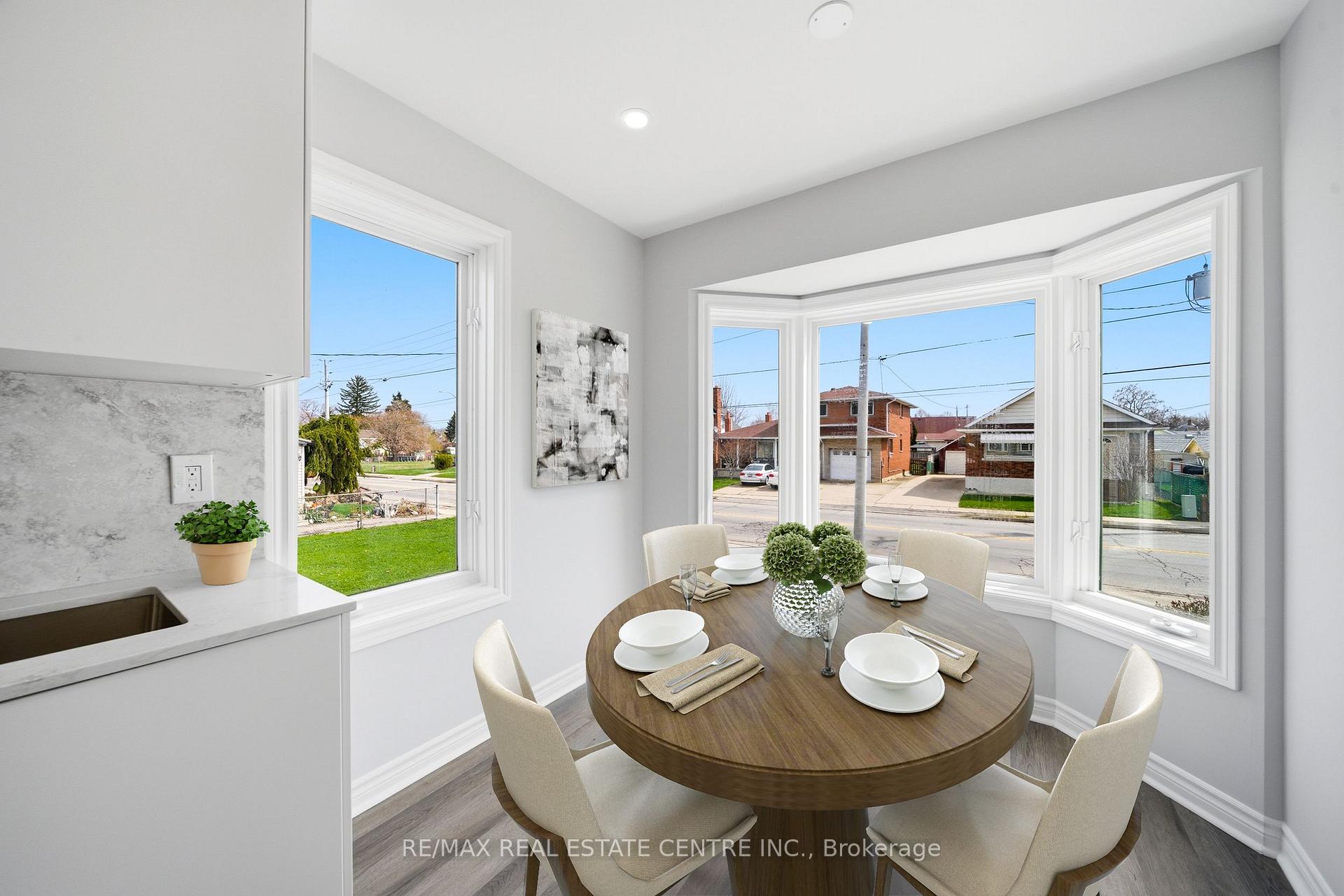 Photo 7 of 233B Vine Street, St. Catharines, Fairview — HOMEH