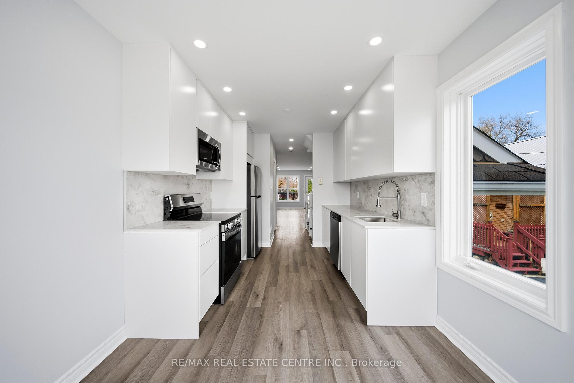 Photo 10 of 233B Vine Street, St. Catharines, Fairview — HOMEH