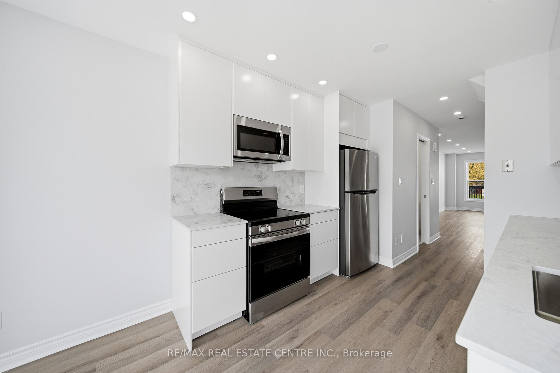 Photo 11 of 233B Vine Street, St. Catharines, Fairview — HOMEH