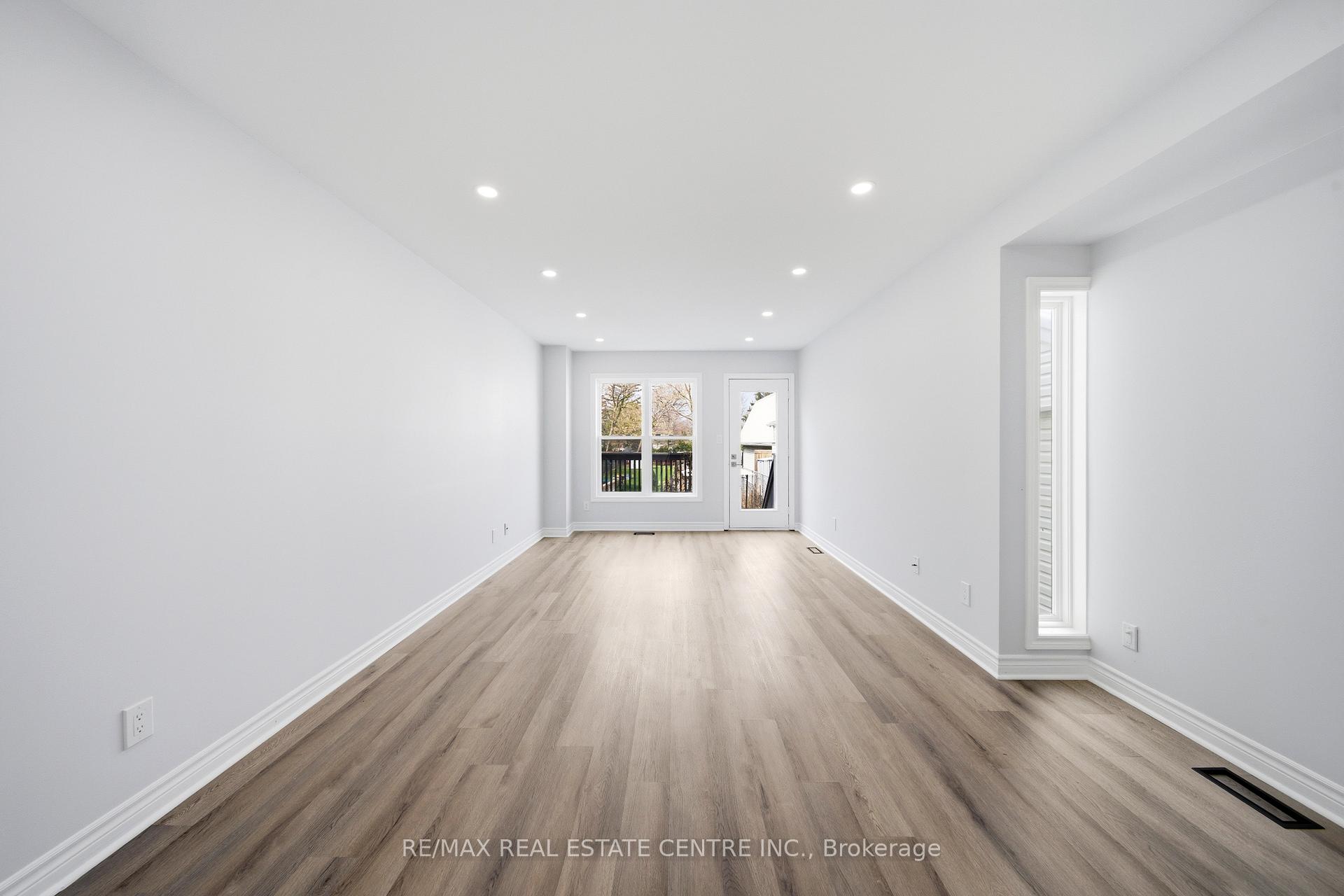 Photo 15 of 233B Vine Street, St. Catharines, Fairview — HOMEH