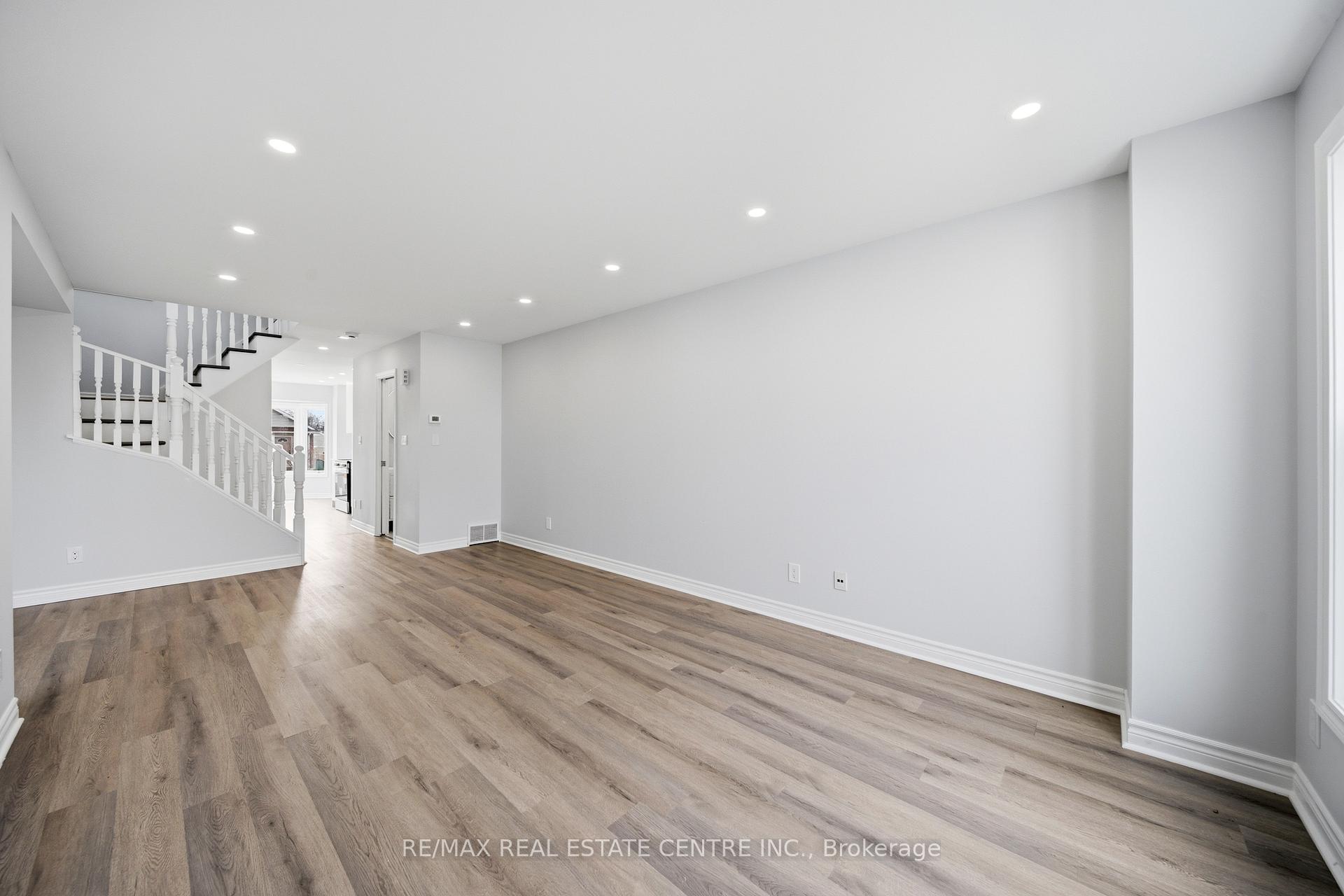 Photo 16 of 233B Vine Street, St. Catharines, Fairview — HOMEH